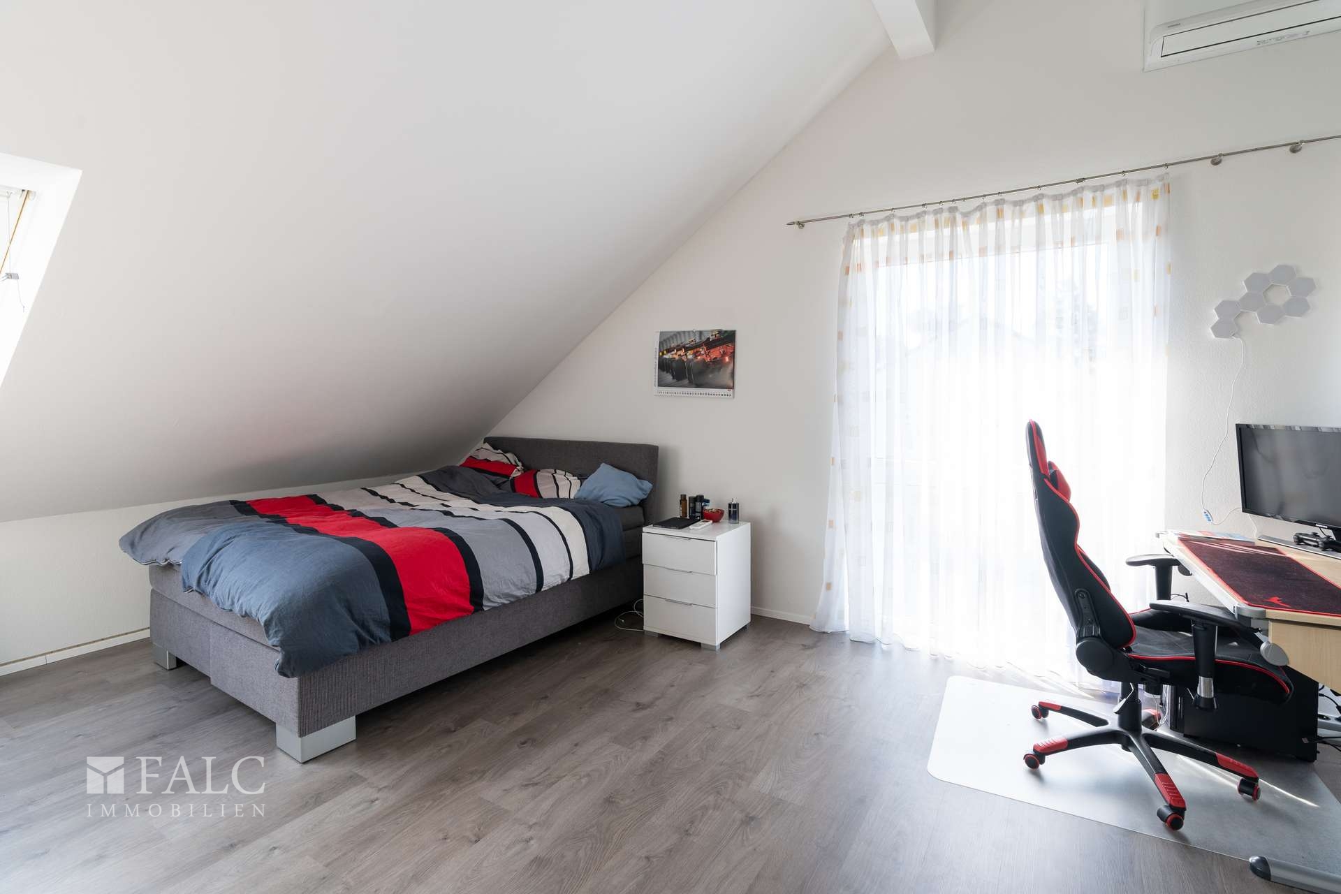 Schlafzimmer DG