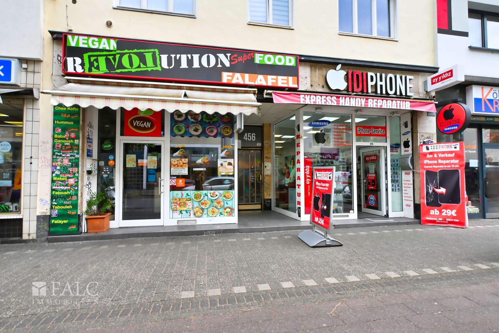 Straßenansicht