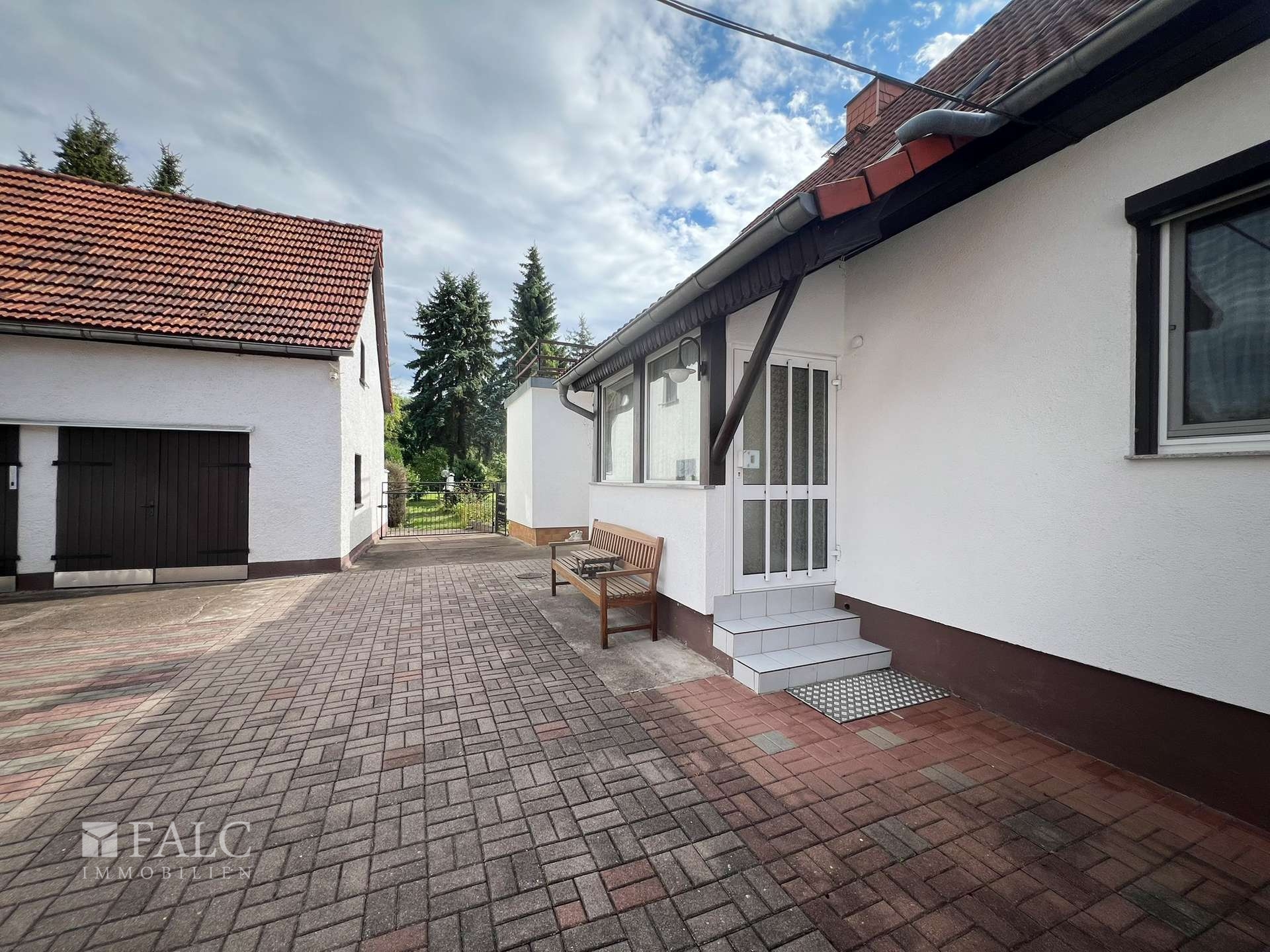 Eingang/Hof