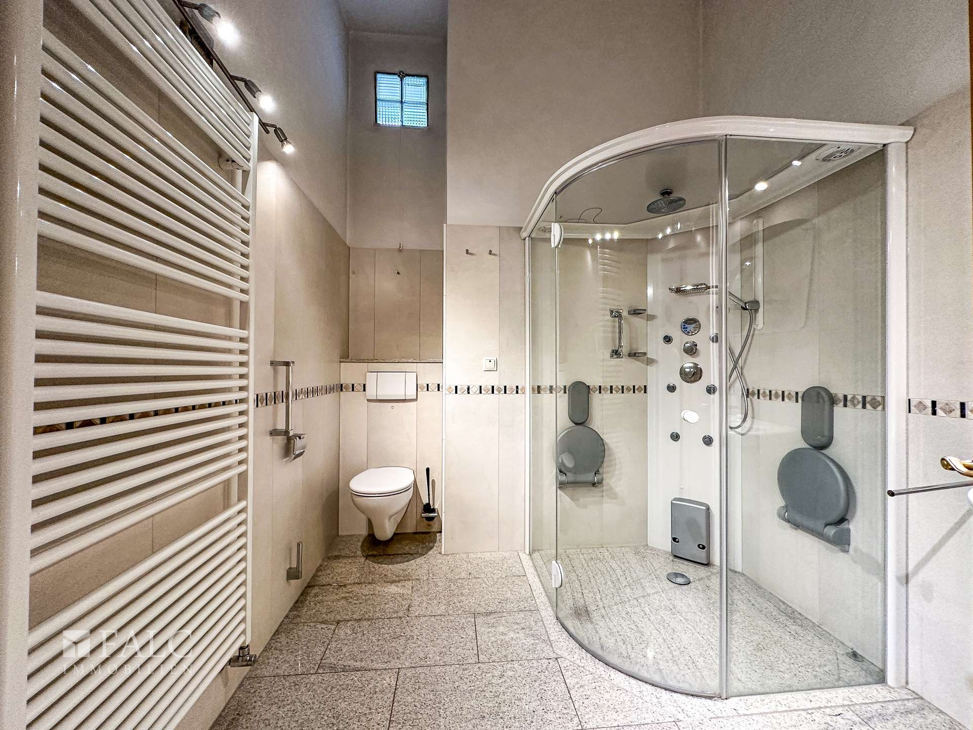 Badezimmer 1.OG