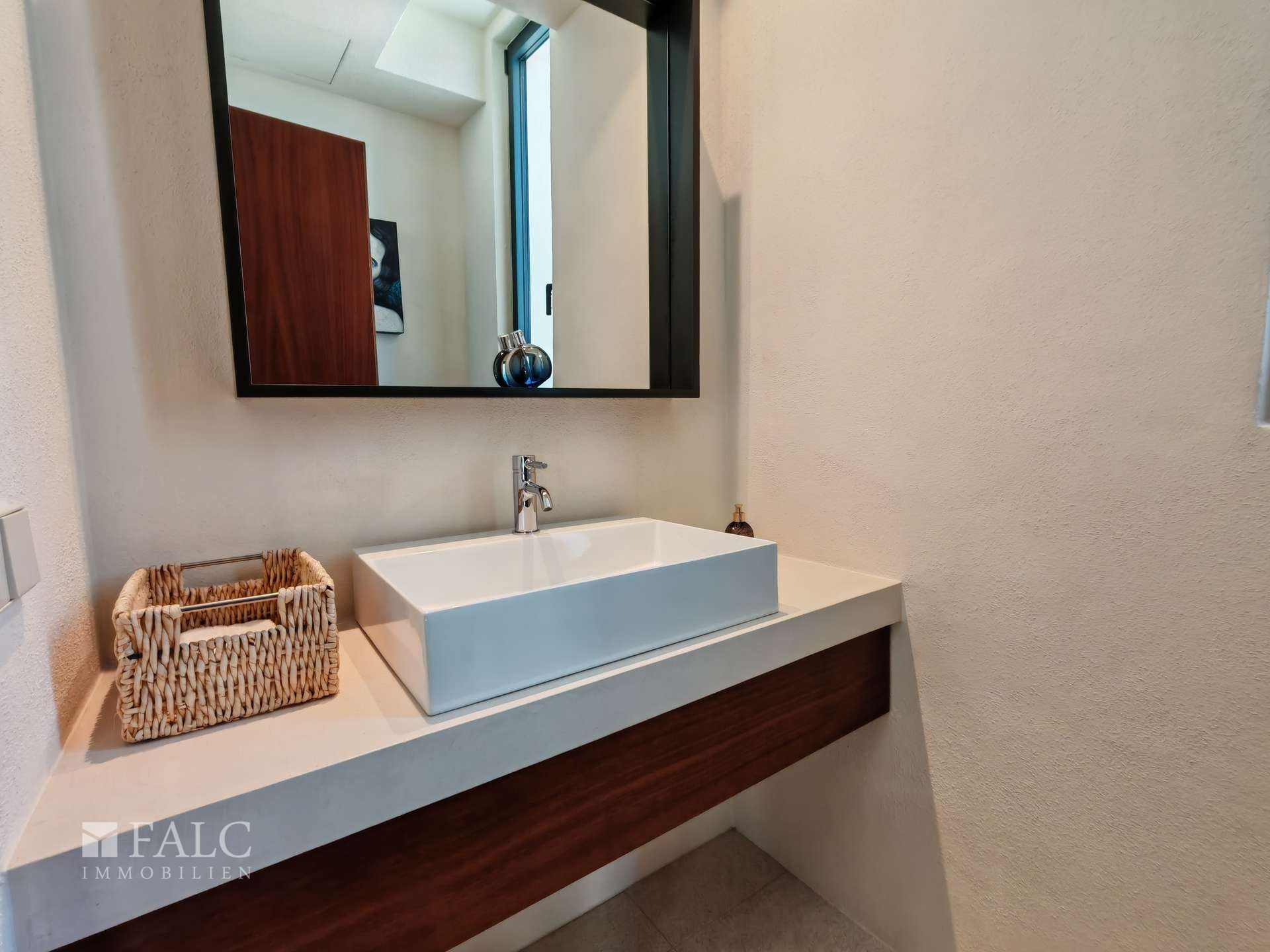 Guest Toilet