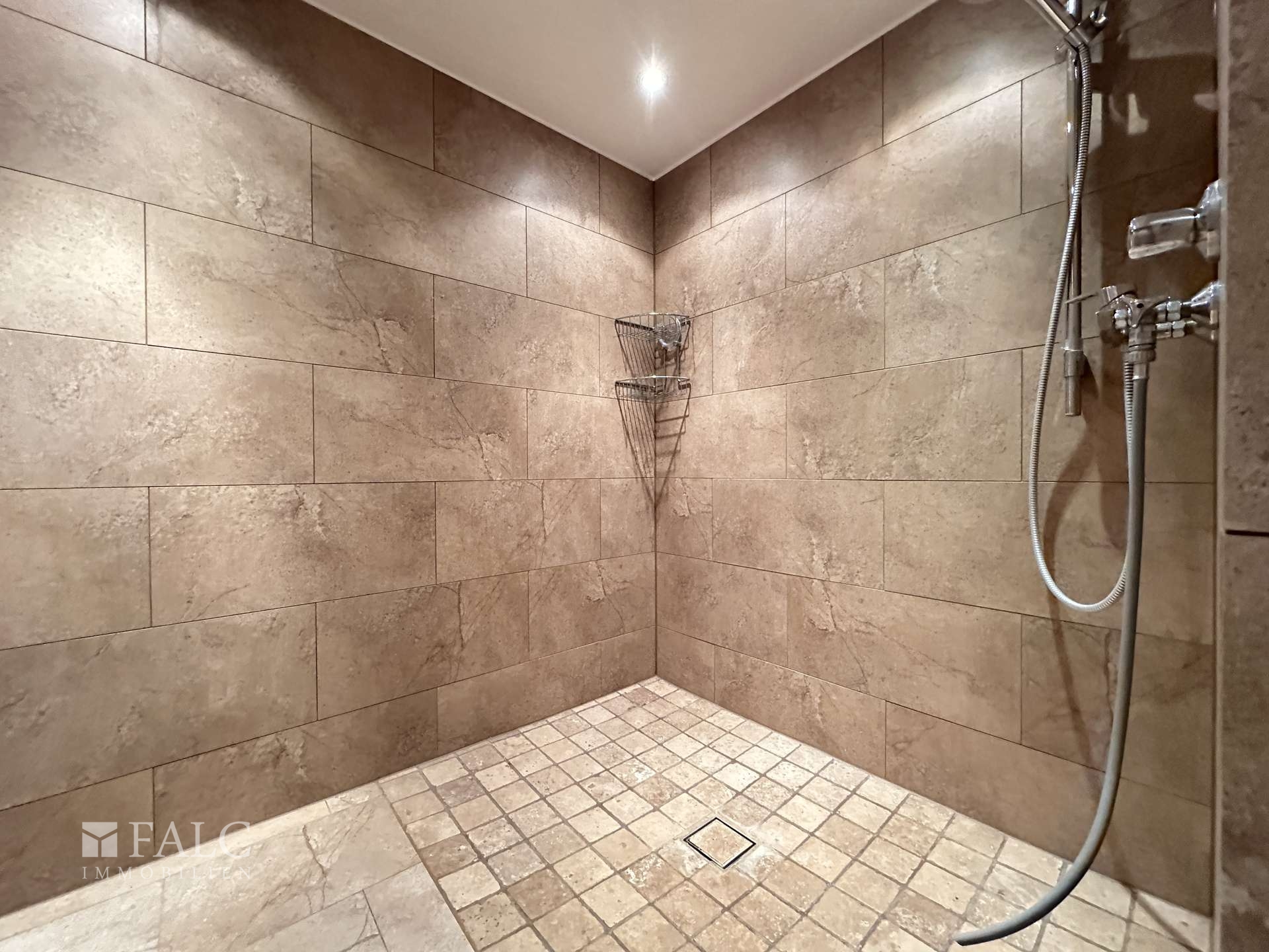 Dusche Keller