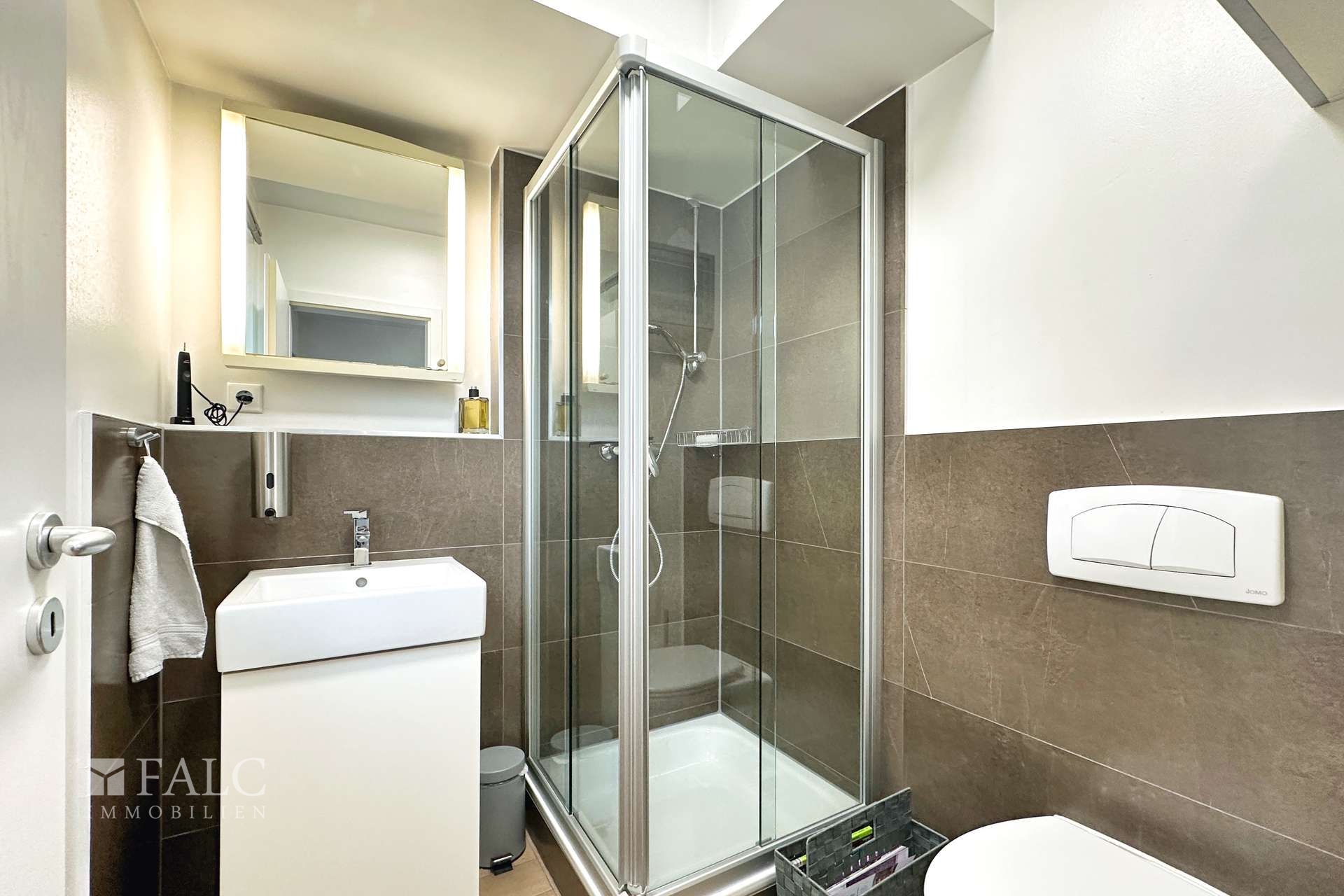 Gäste WC mit Dusche Hinterhaus