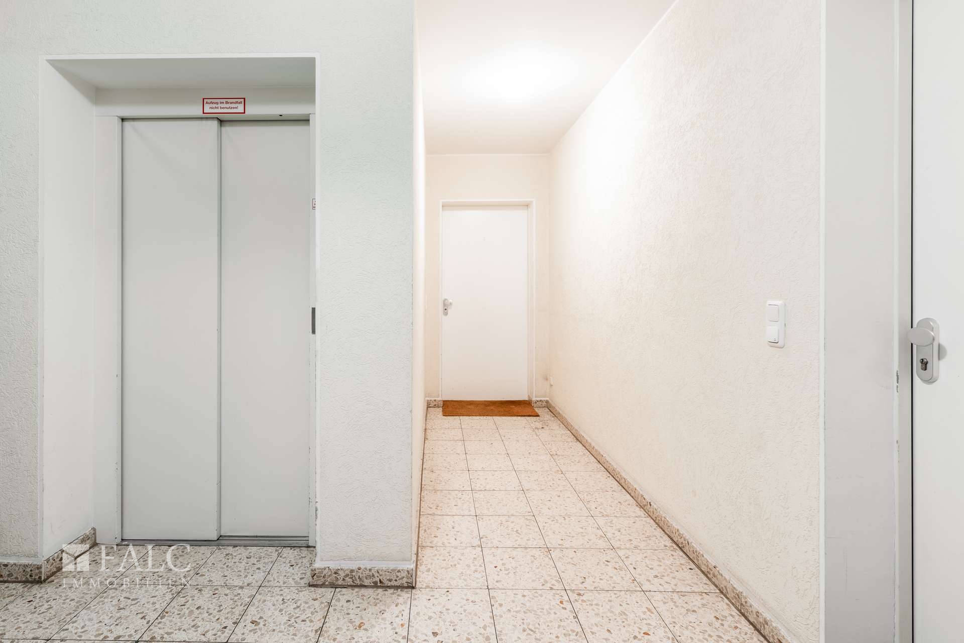 Aufzug.