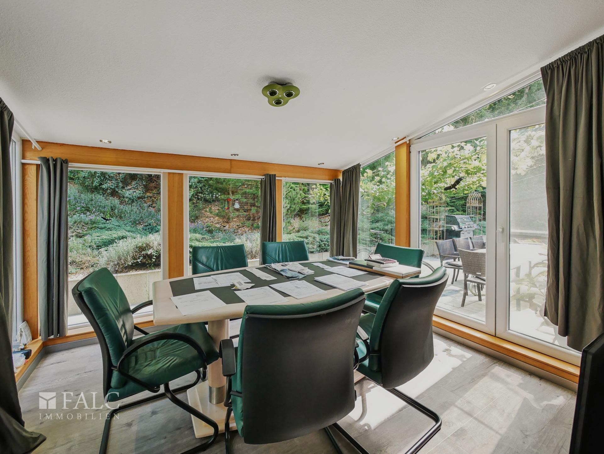 ... Wintergarten mit 2 Ausgängen