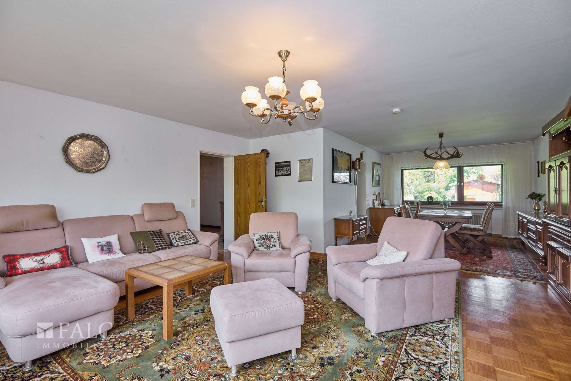 Großes Wohnzimmer