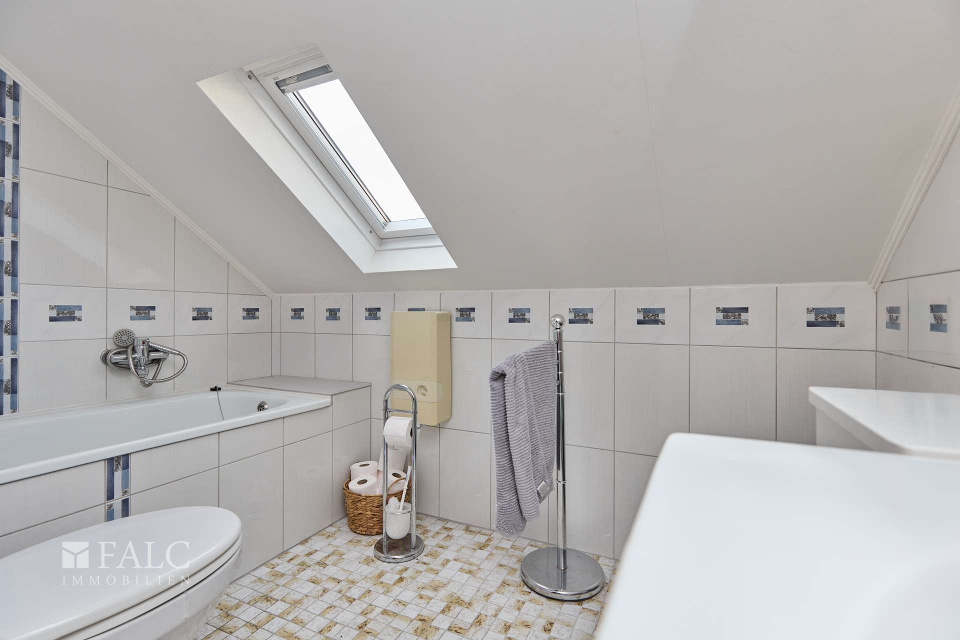Badezimmer im Dachgegeschoss