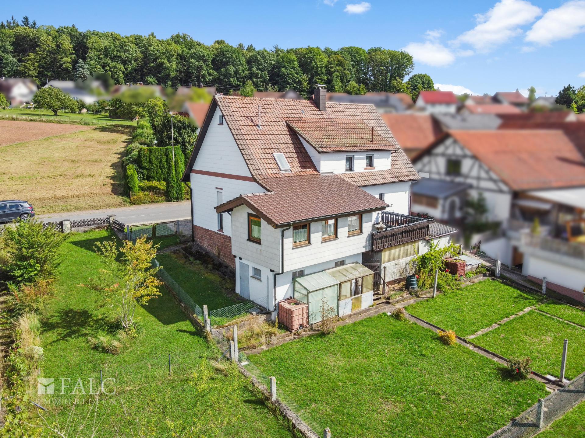Wohnhaus mit Anbau