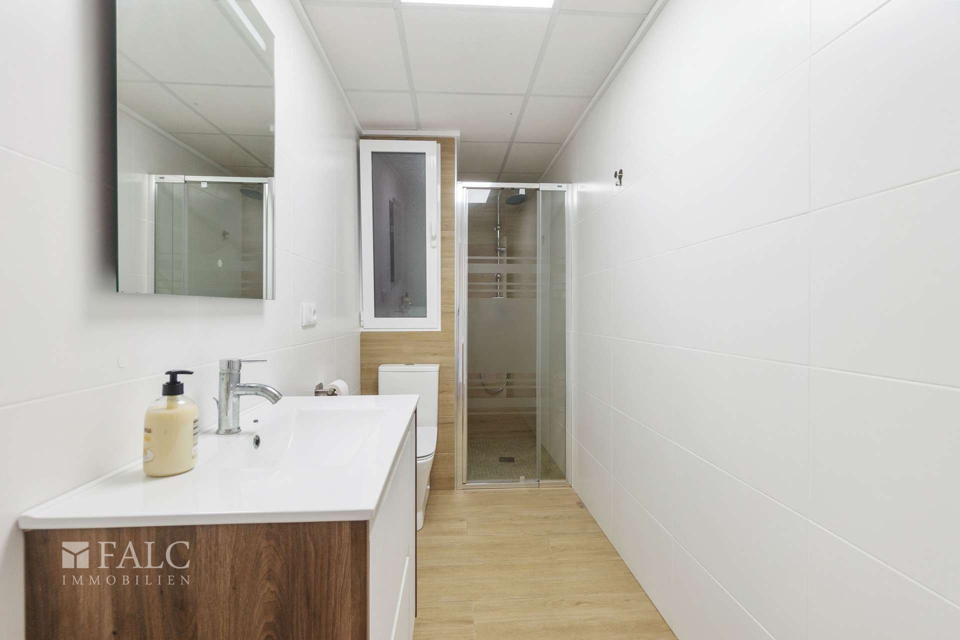Badezimmer / Bathroom / Baño
