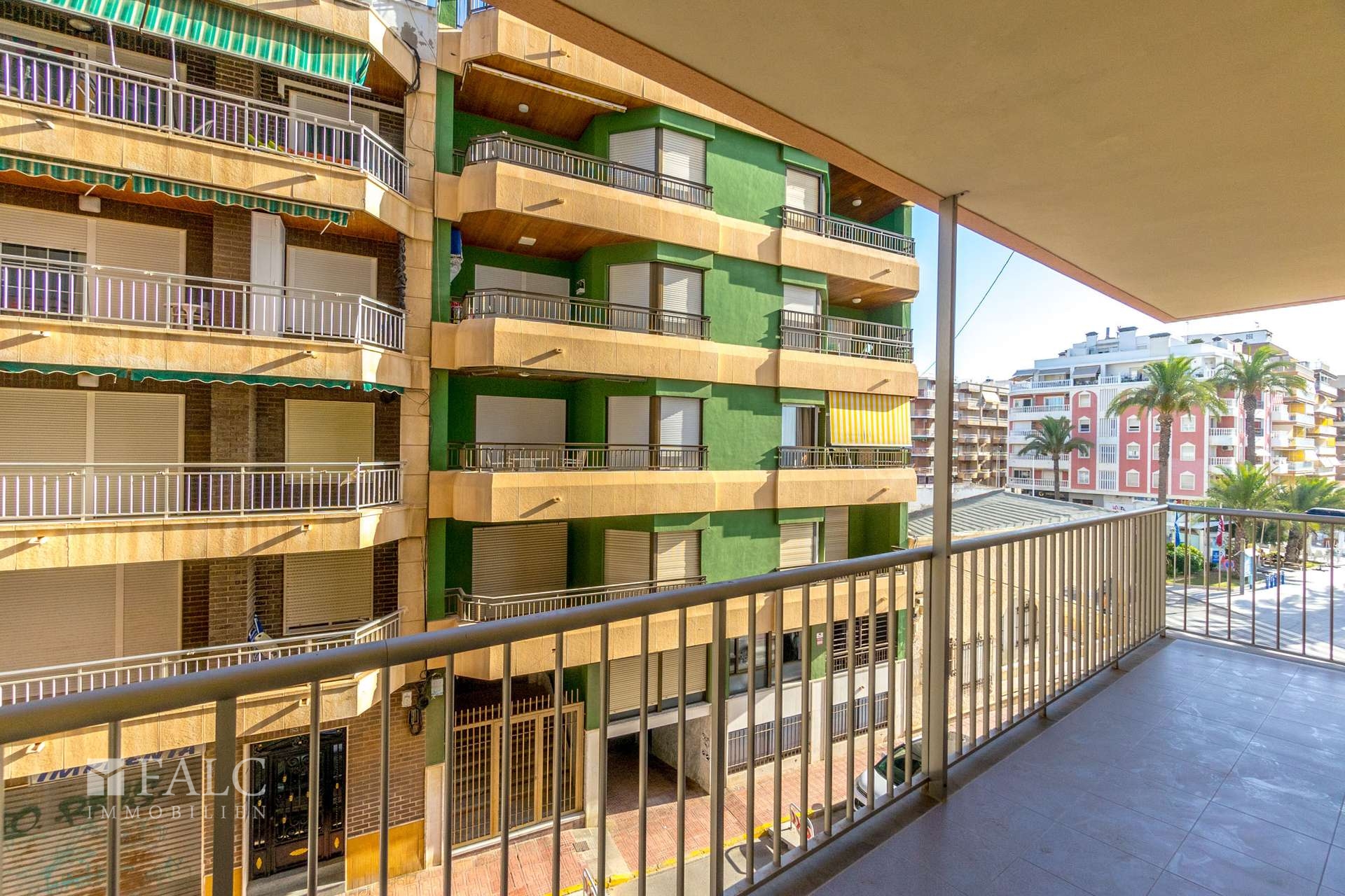 Balkon / Balcony / Balcón