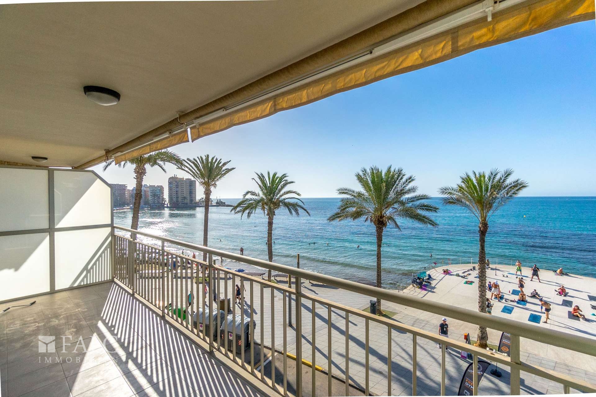 Balkon / Balcony / Balcón