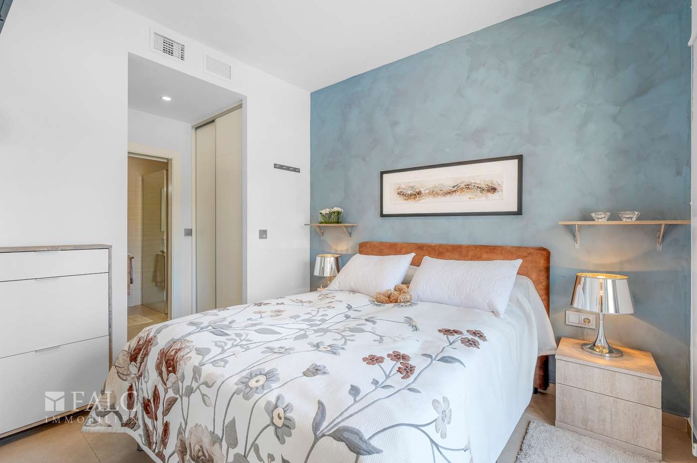 bed room / Dormitorio