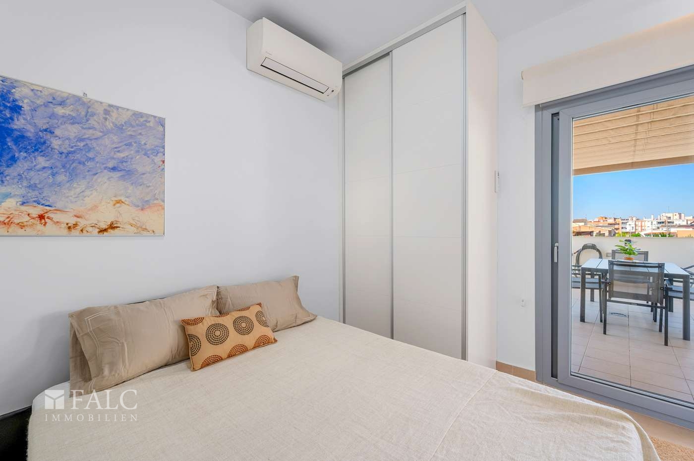 bed room / Dormitorio