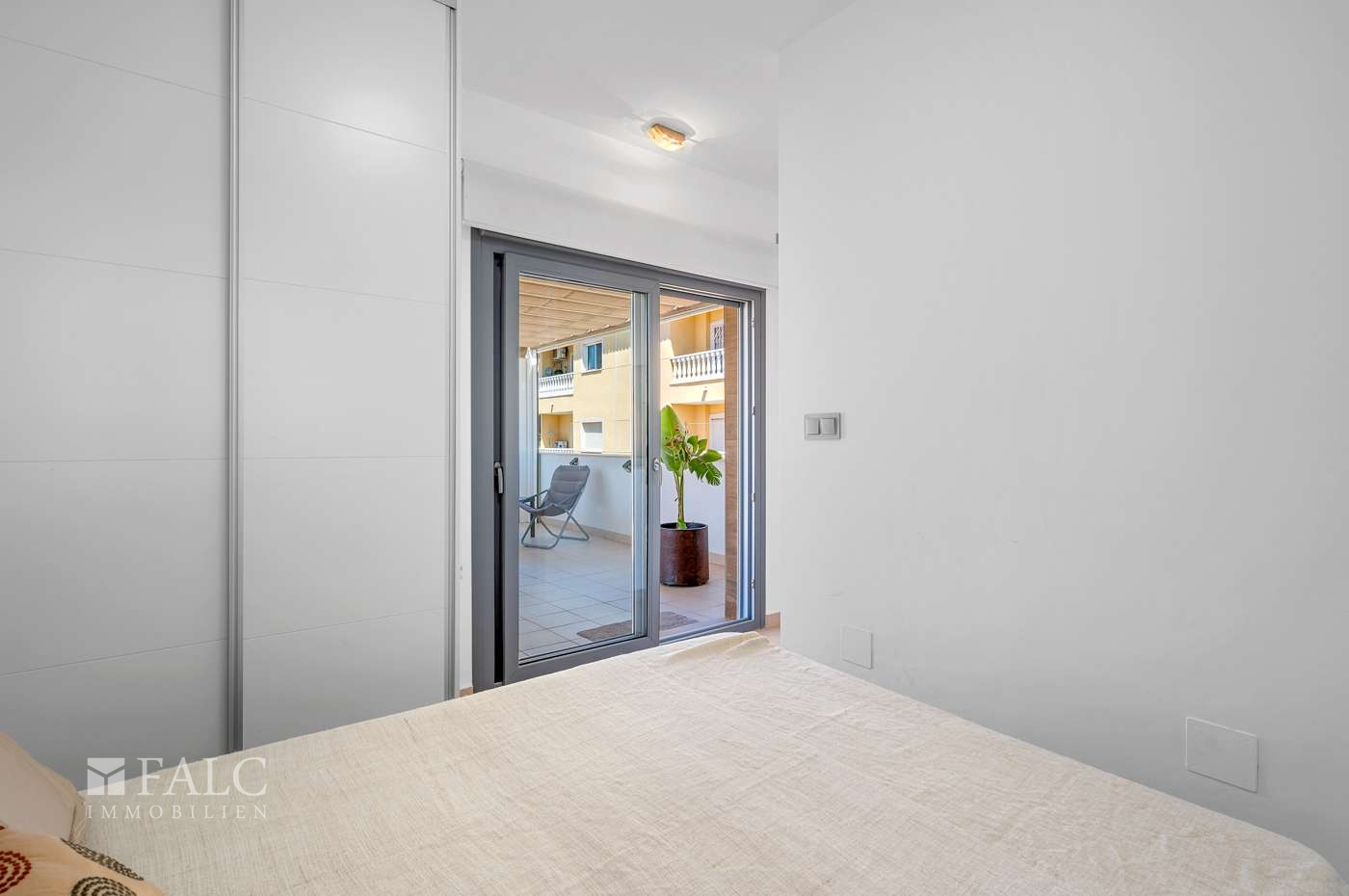 bed room / Dormitorio