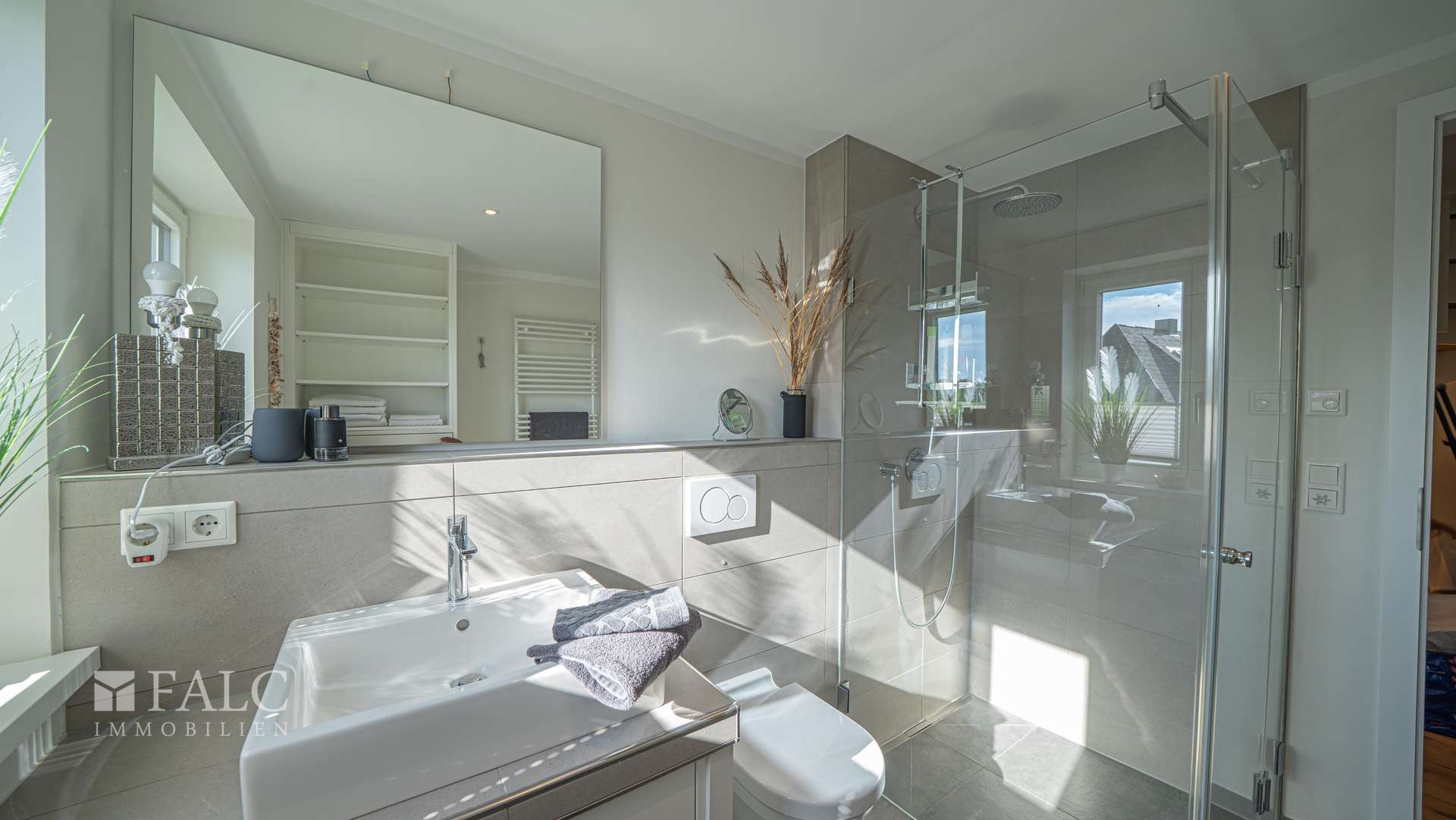 DG Badezimmer mit Dusche 