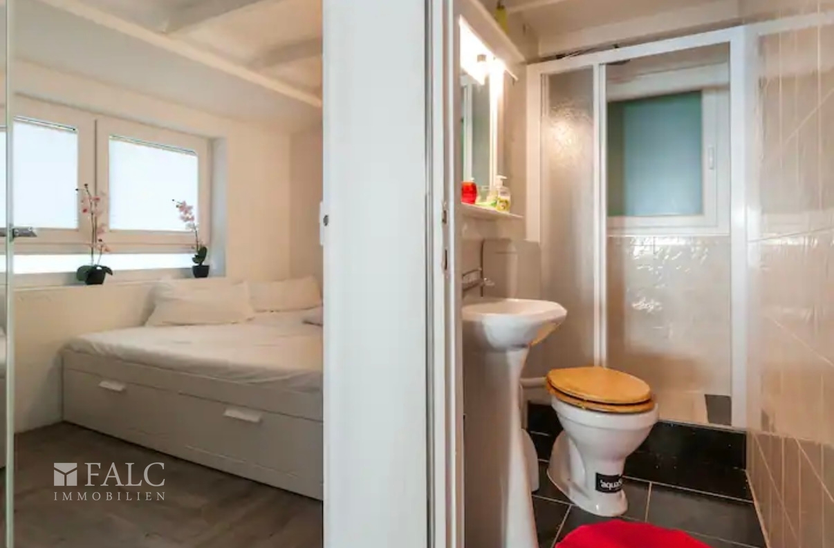 Schlafzimmer/ Bad
