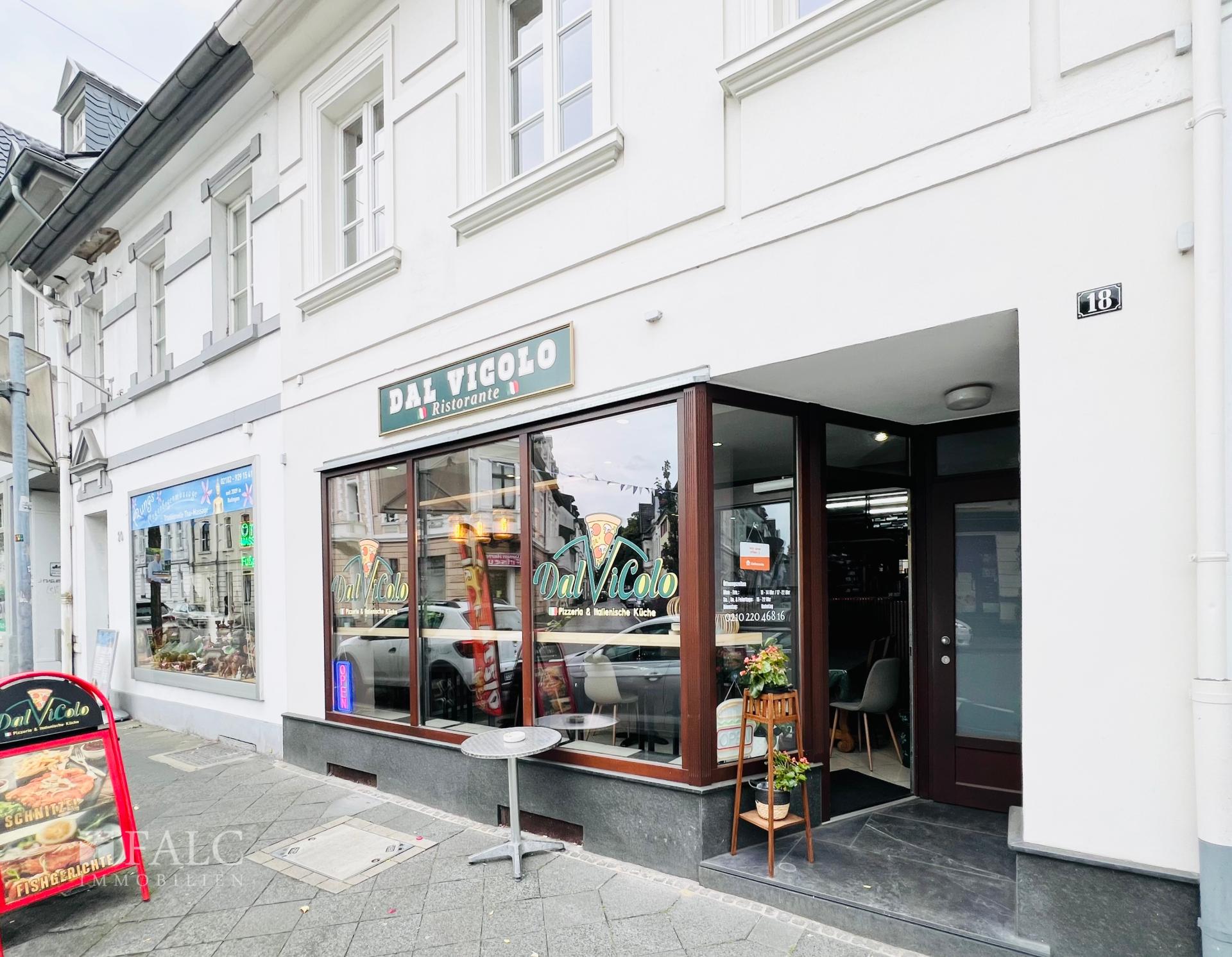 Außenansicht und Eingangsbereich