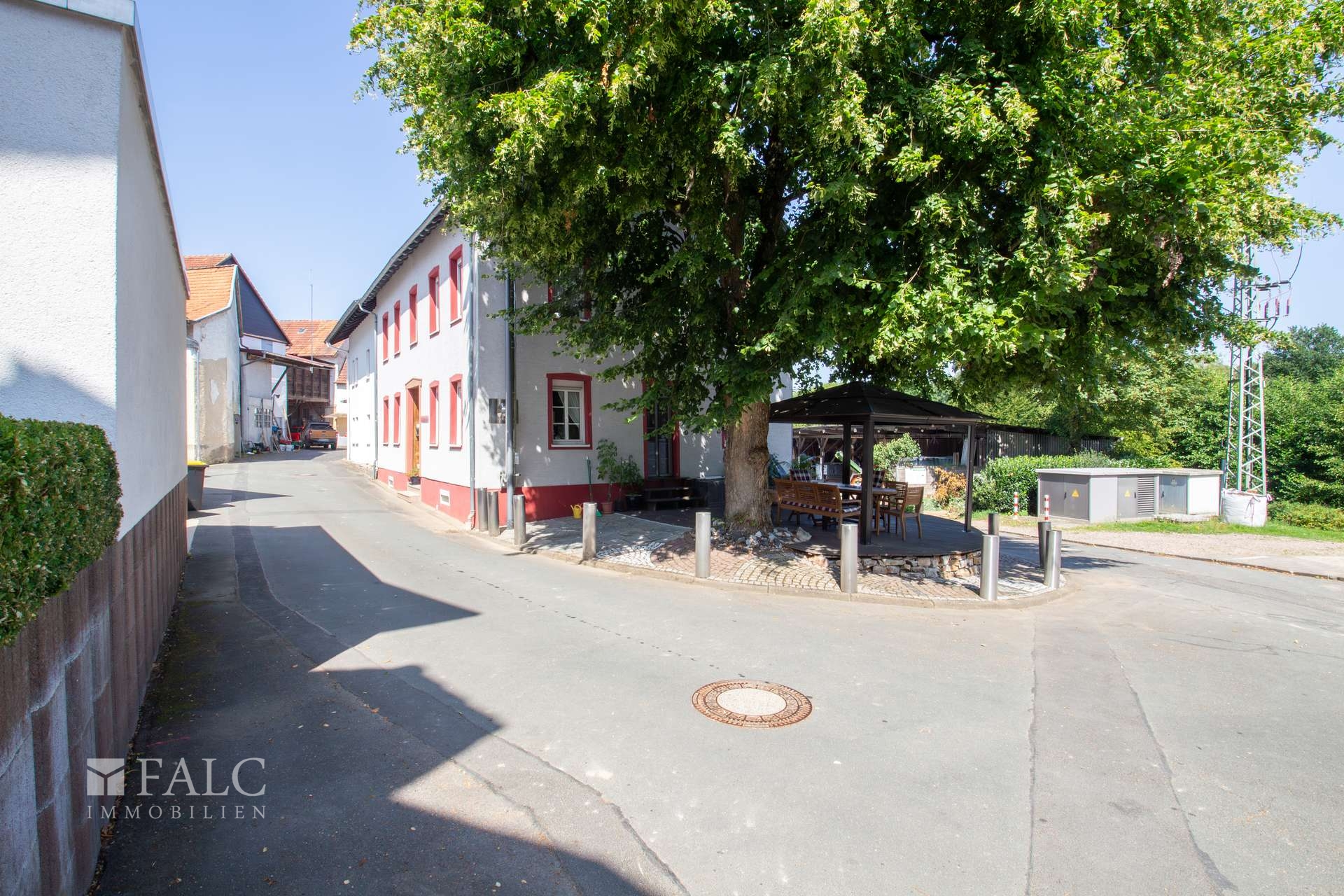 Straßenansicht