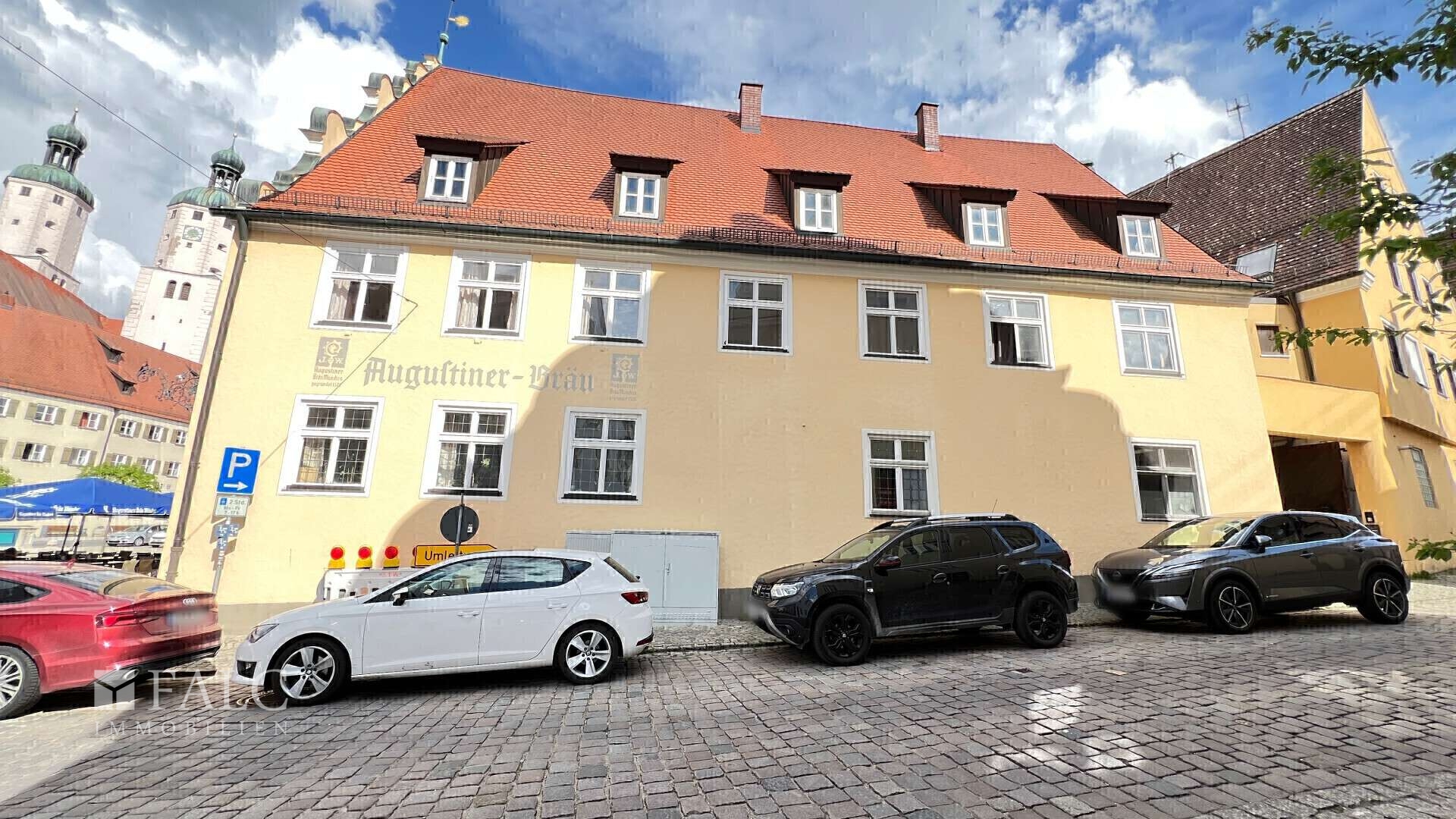 Das Haus seitlich