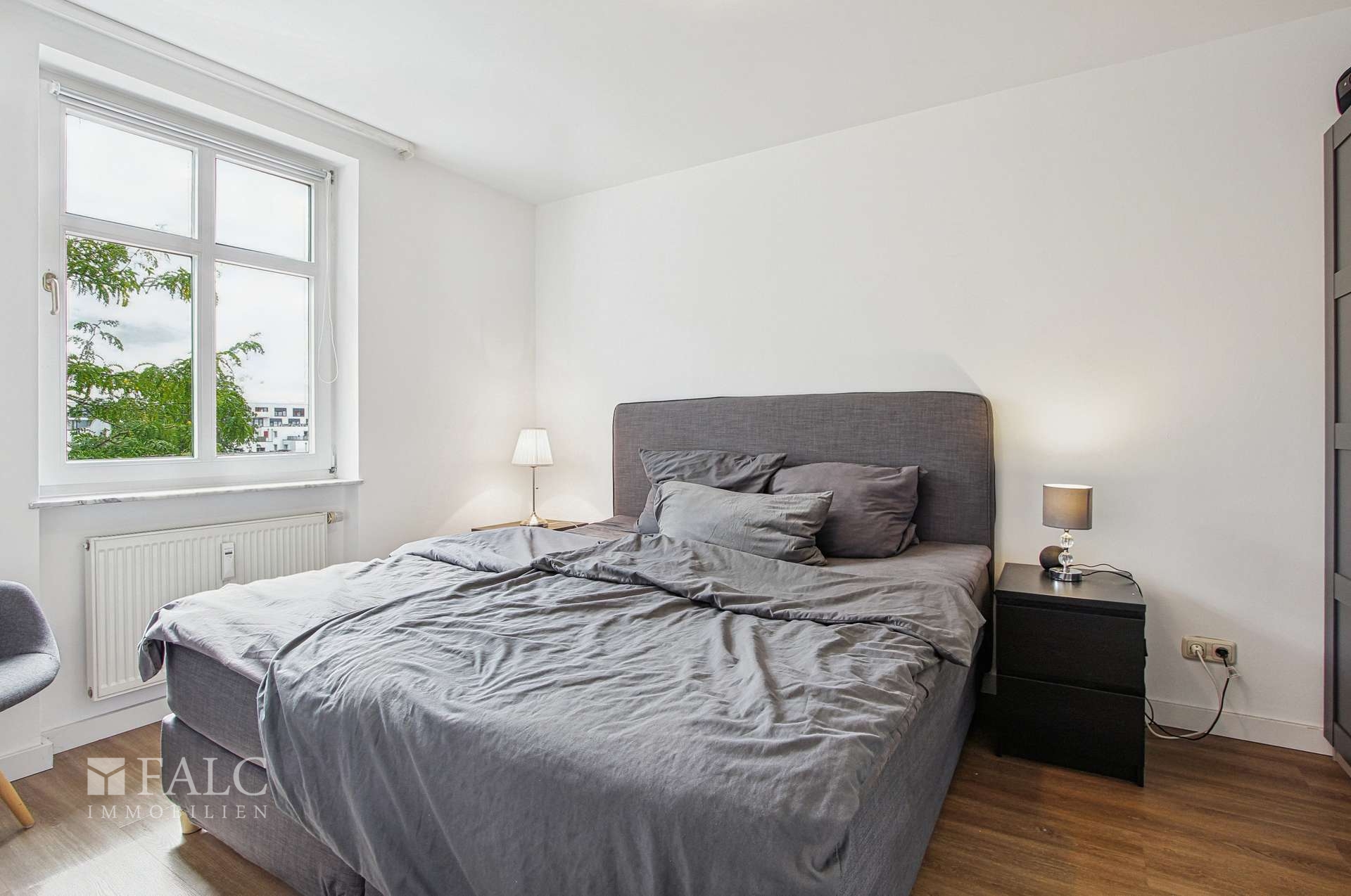 Großzügiges Schlafzimmer