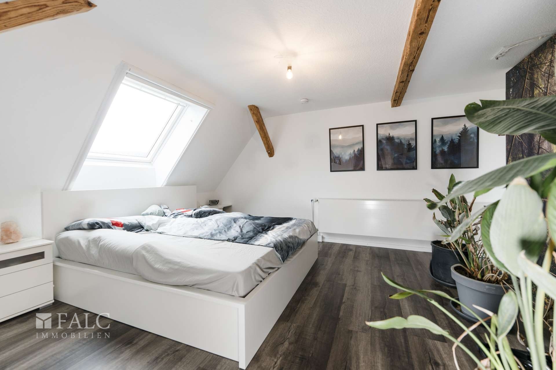 Schlafzimmer mit Ankleide