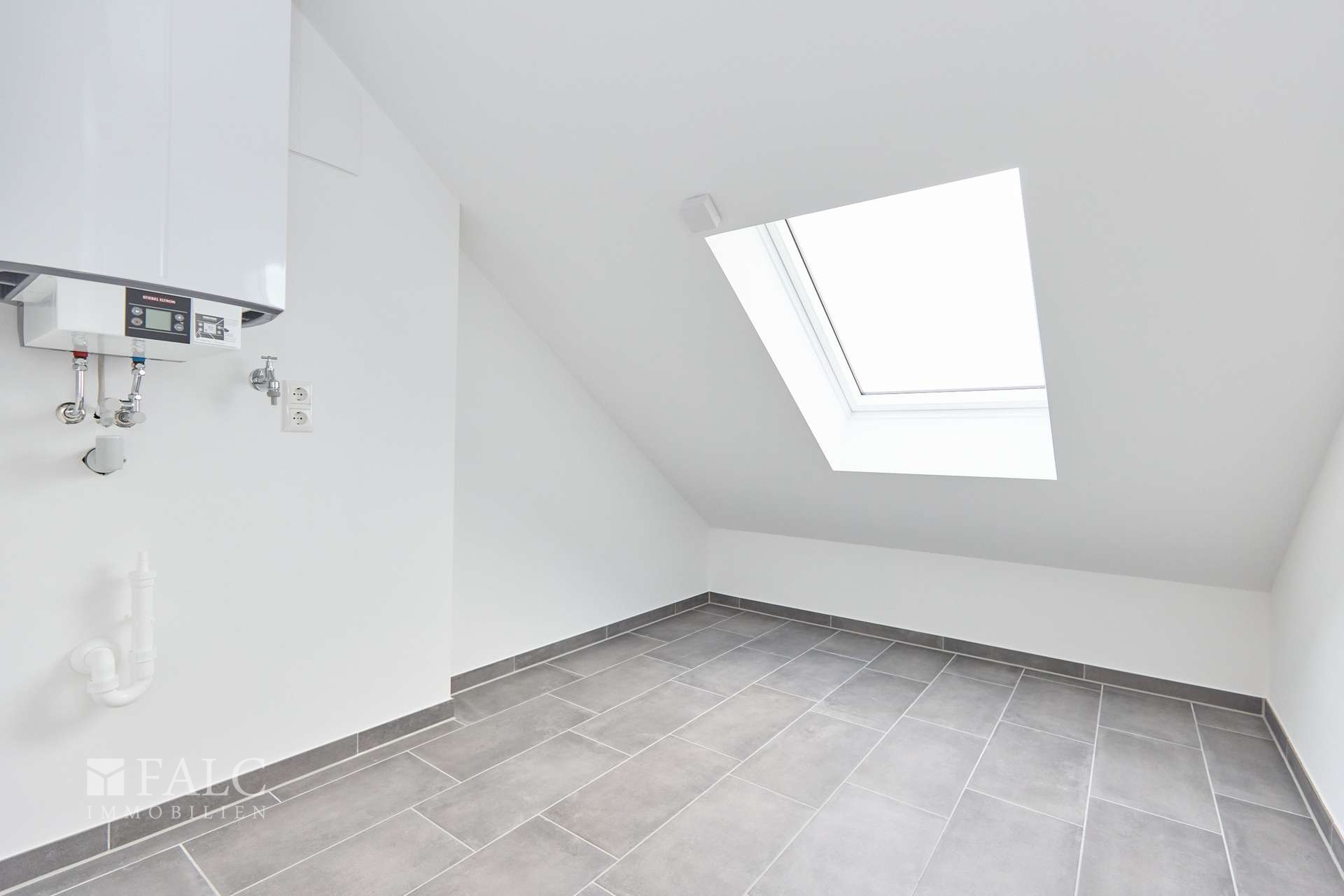 Platz für Waschmaschine und Trockner 
