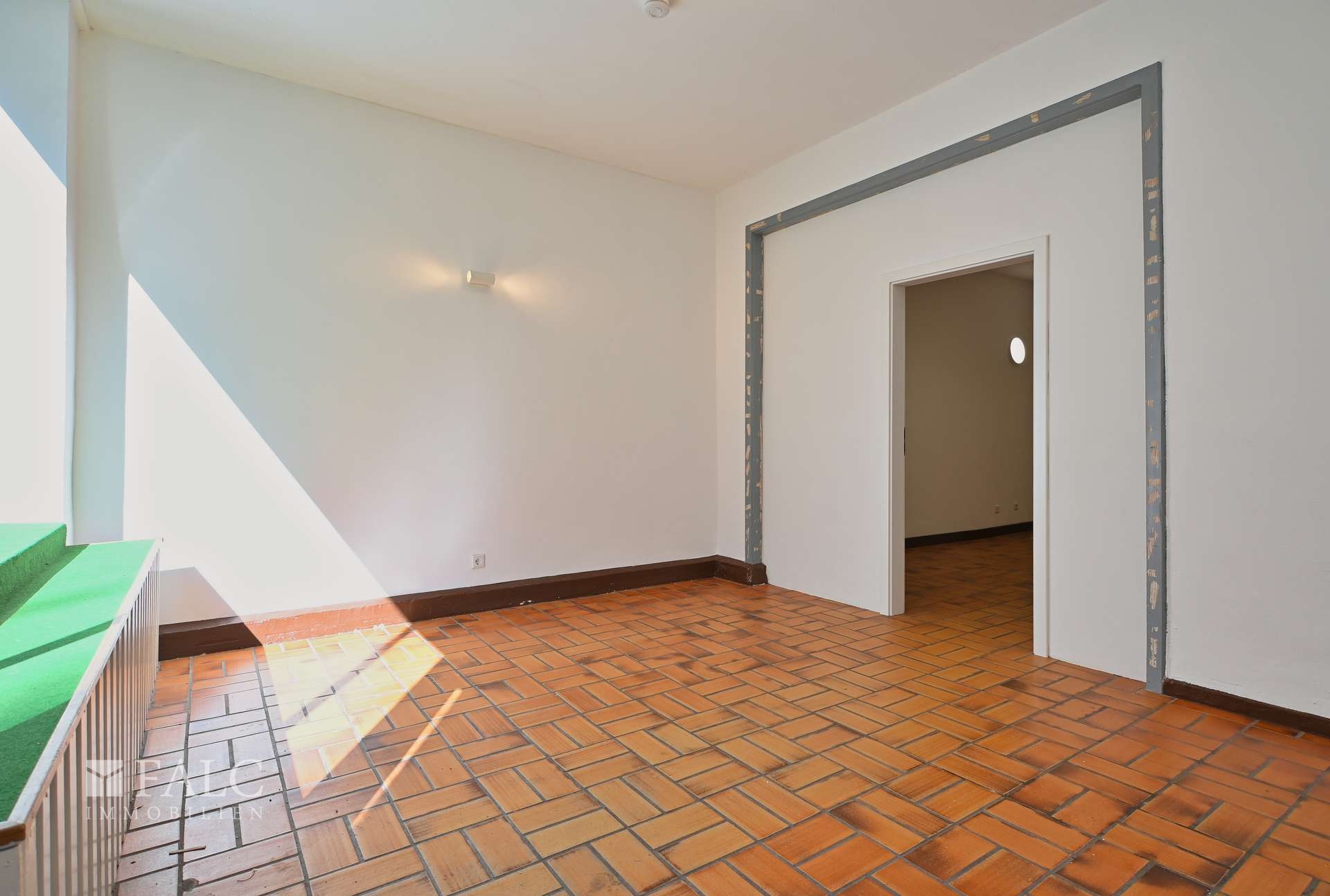 Büro-/Verkaufsfläche