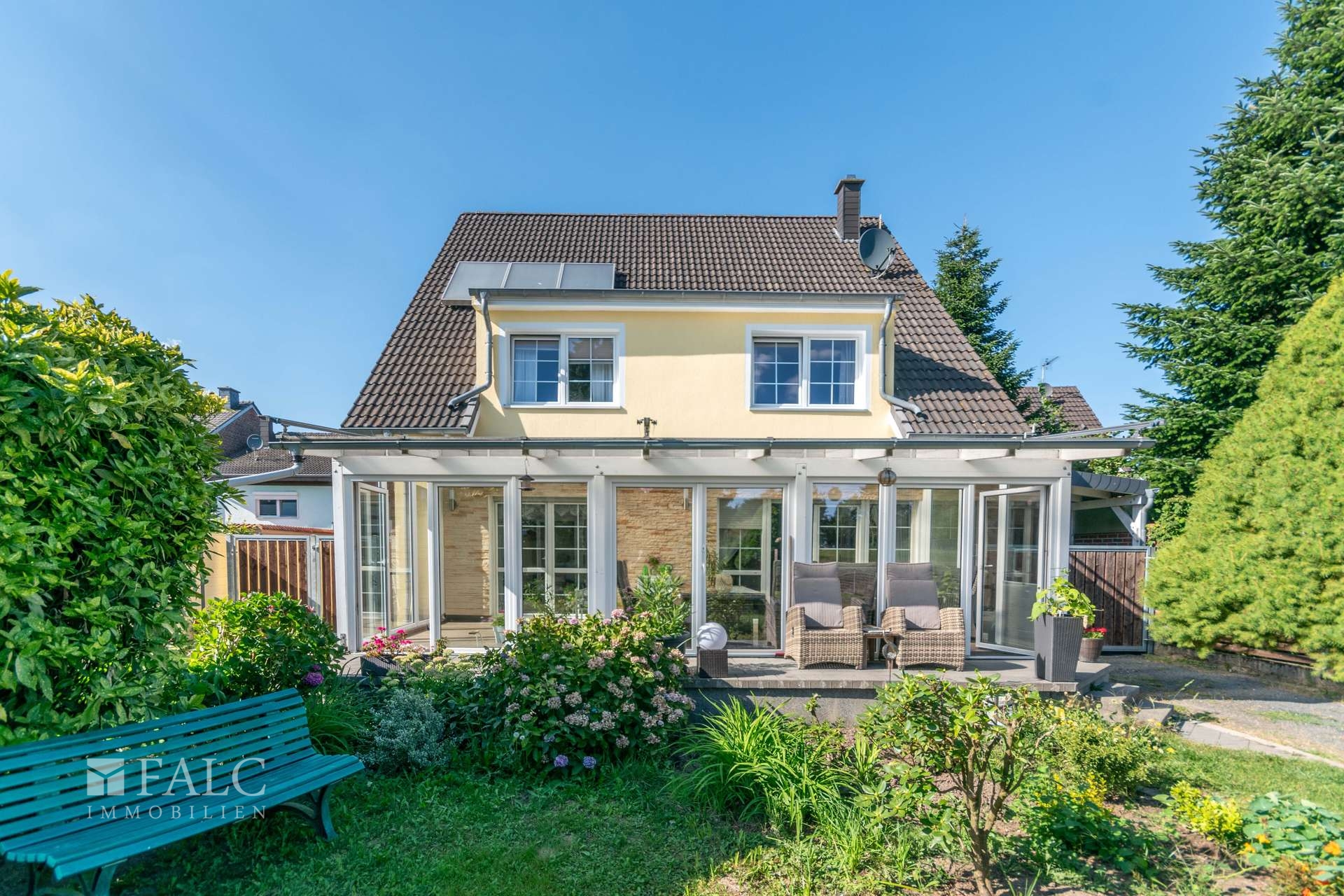 Hausrückseite