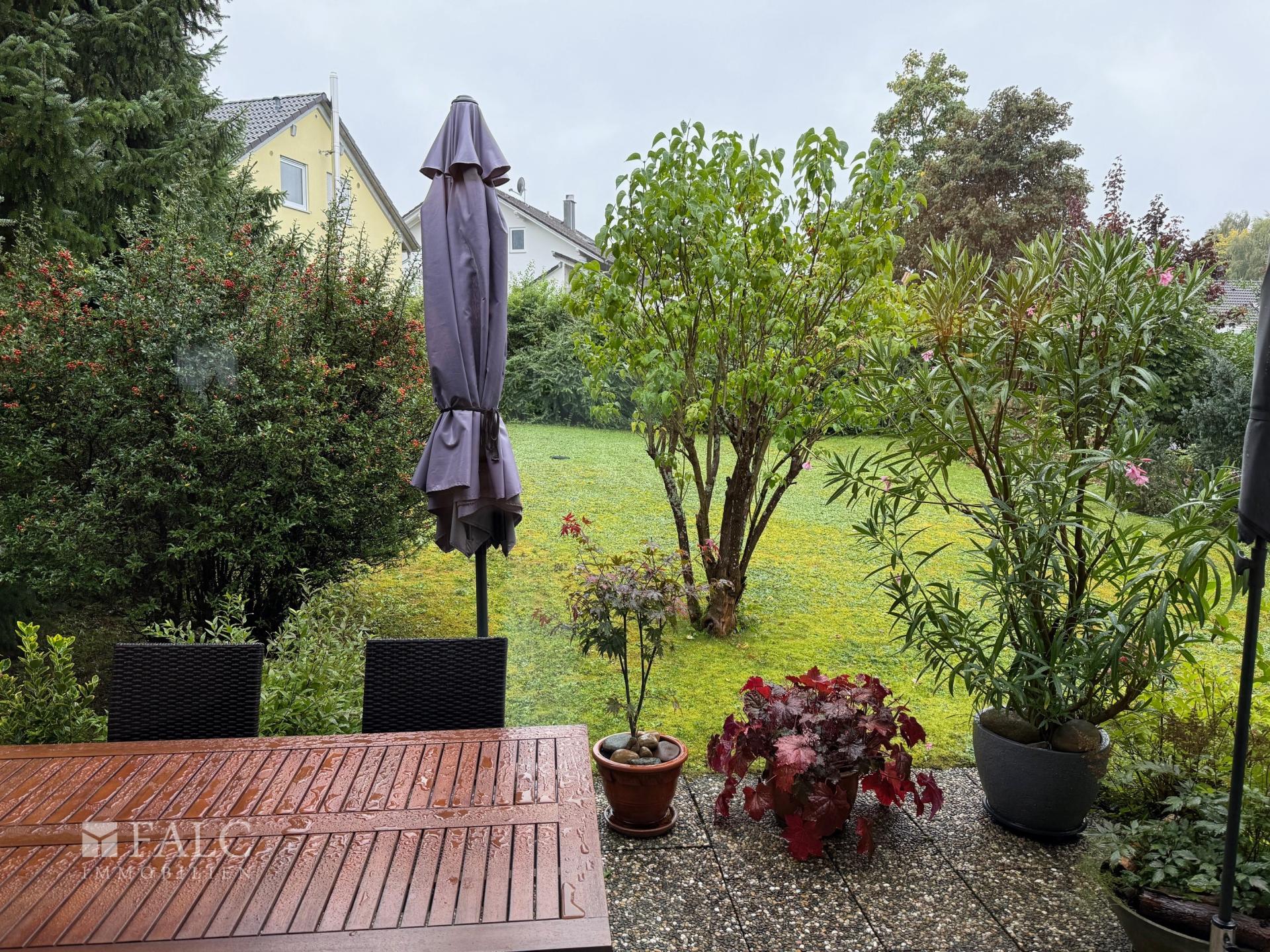 Blick in Garten vom EG