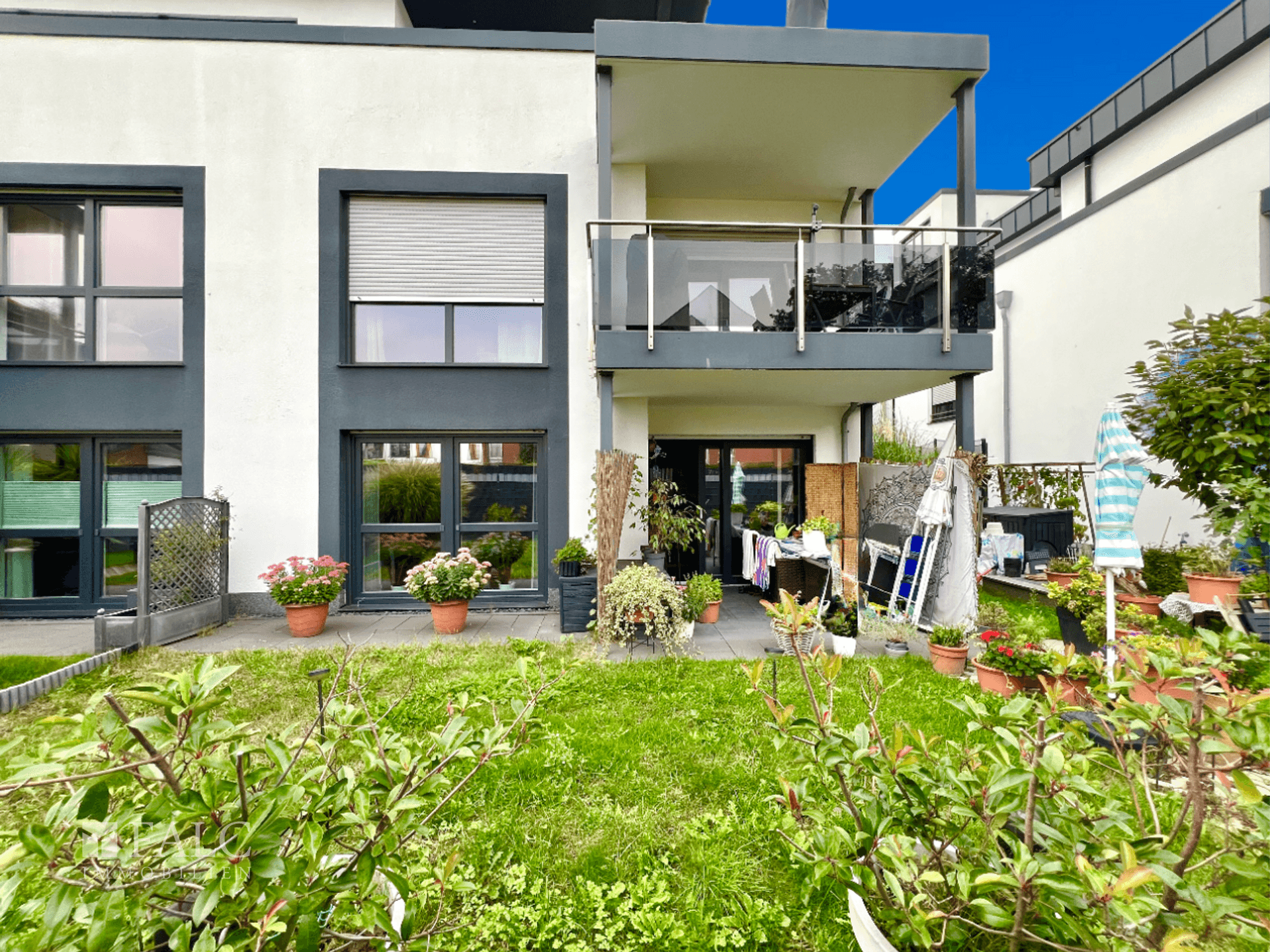Terrasse + Garten