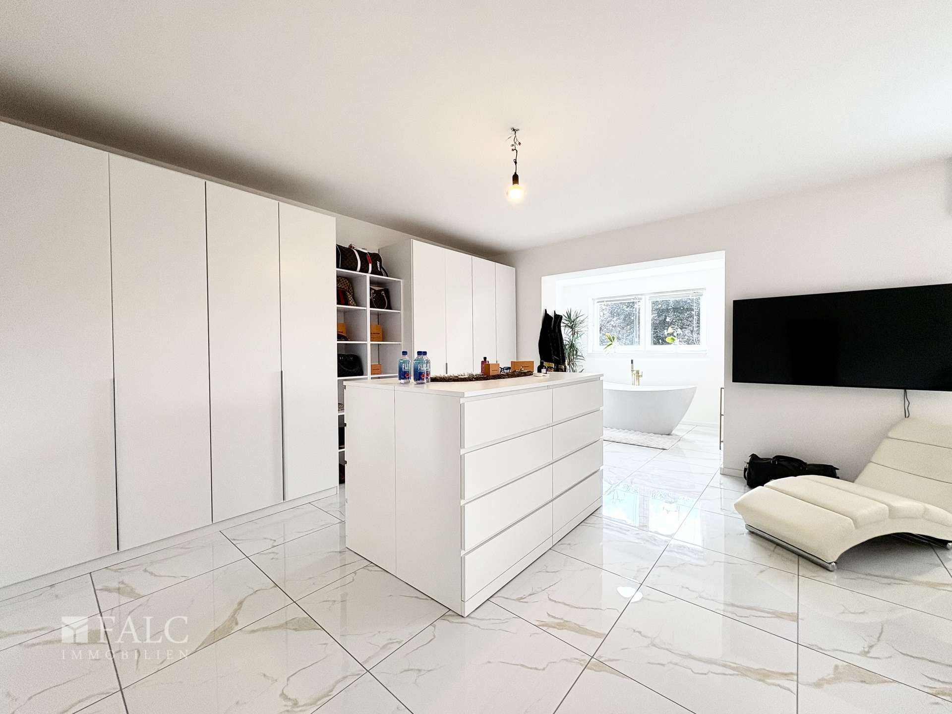 Ankleide & Schlafzimmer