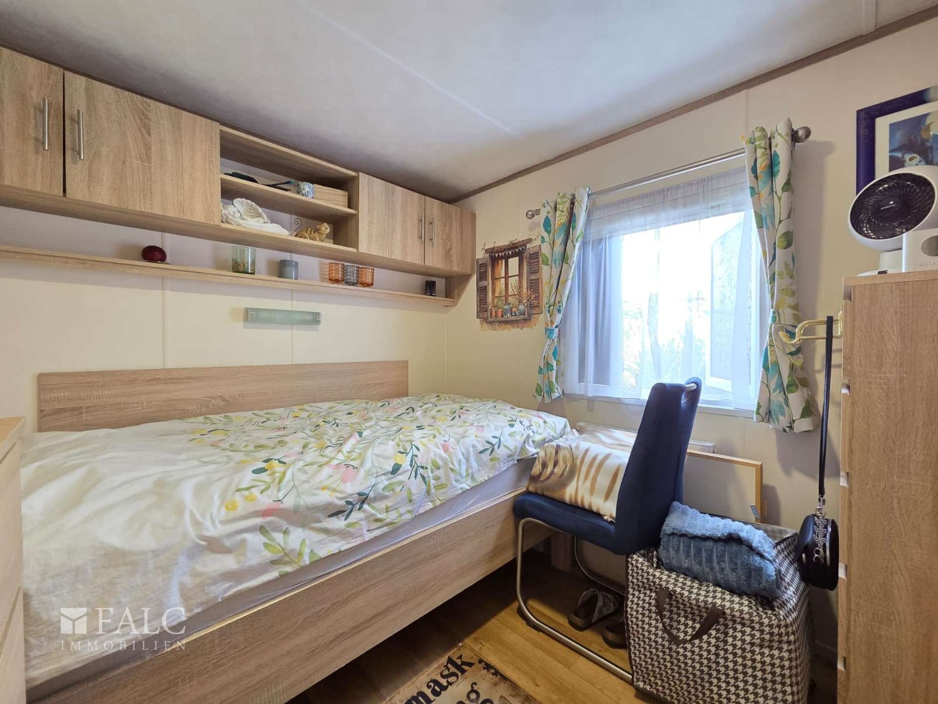 Schlafzimmer 1
