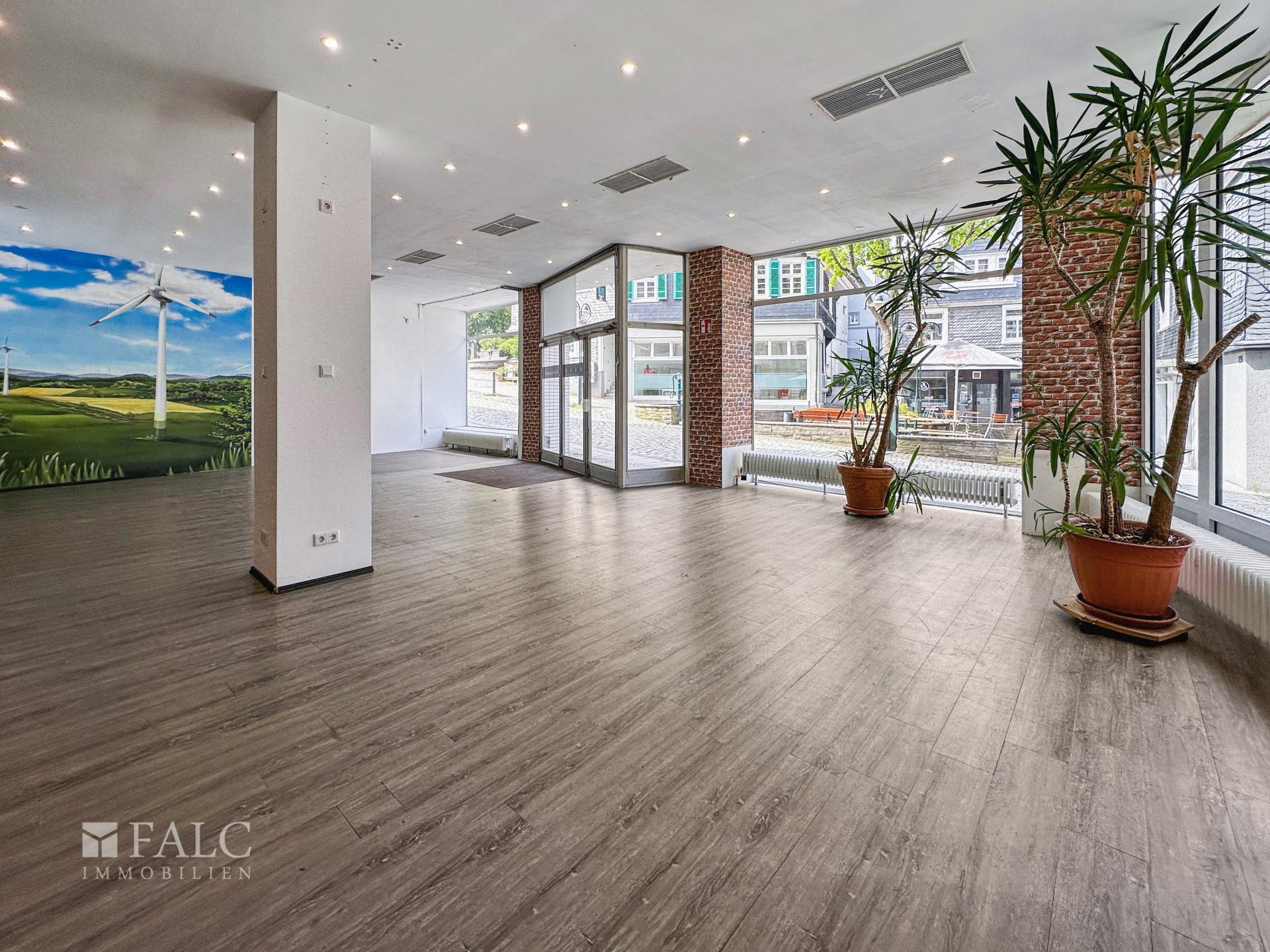 Eingangsbereich Ladenlokal EG