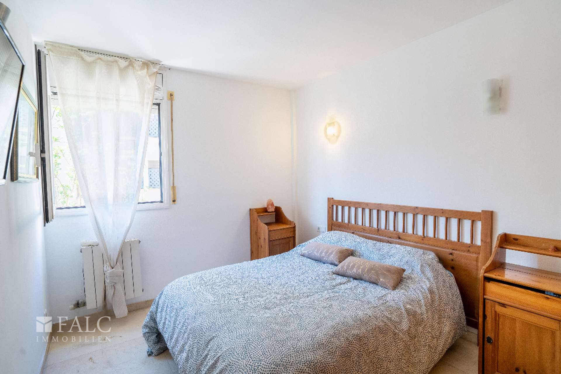 Schlafzimmer 1