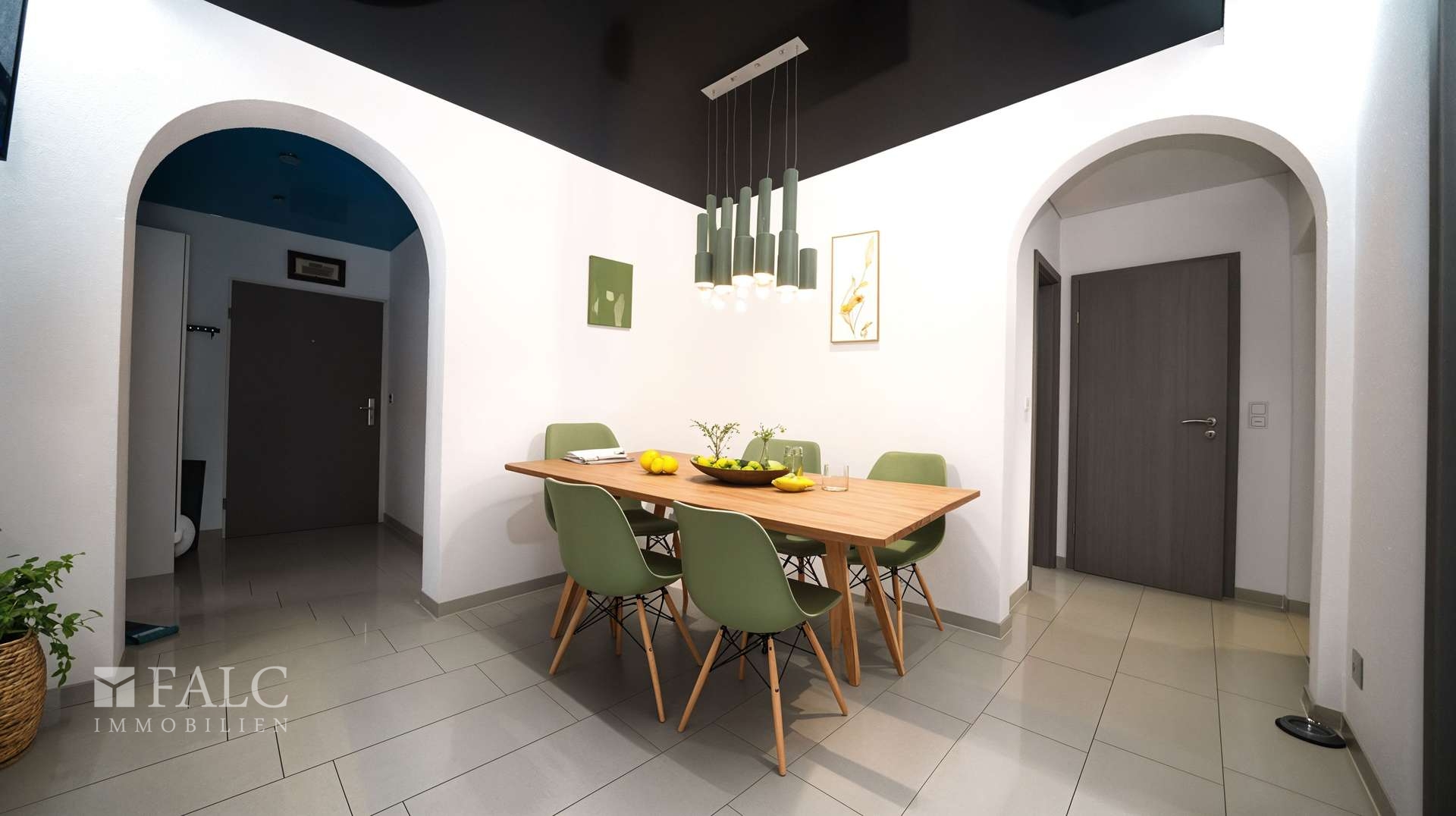 Am Tisch findet jeder Platz!