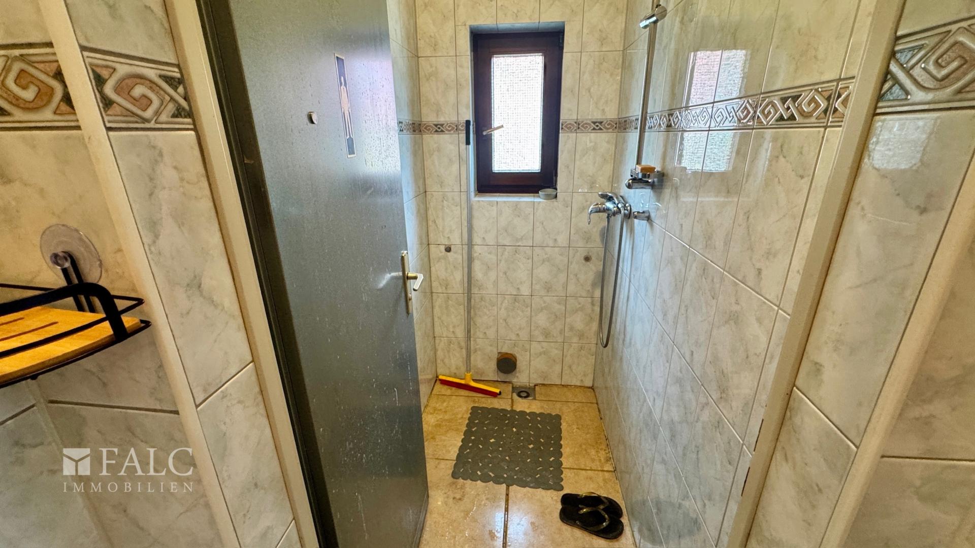 WE 1: Dusche