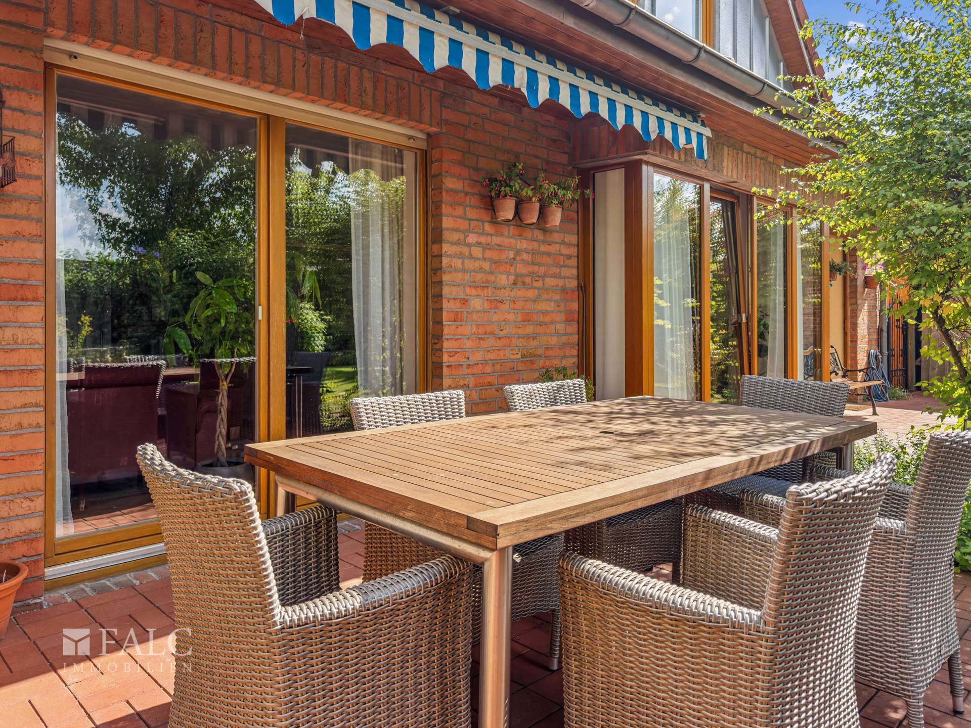 Sonnenstunden auf der Terrasse