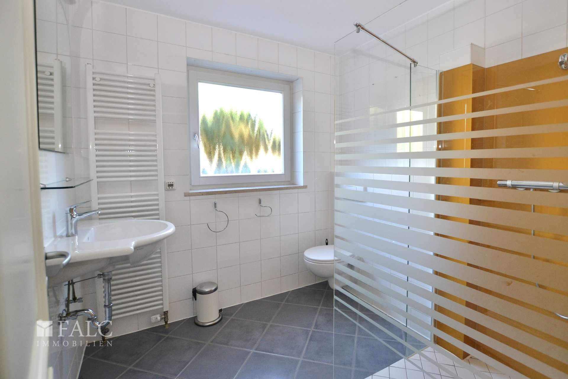 Badezimmer EG