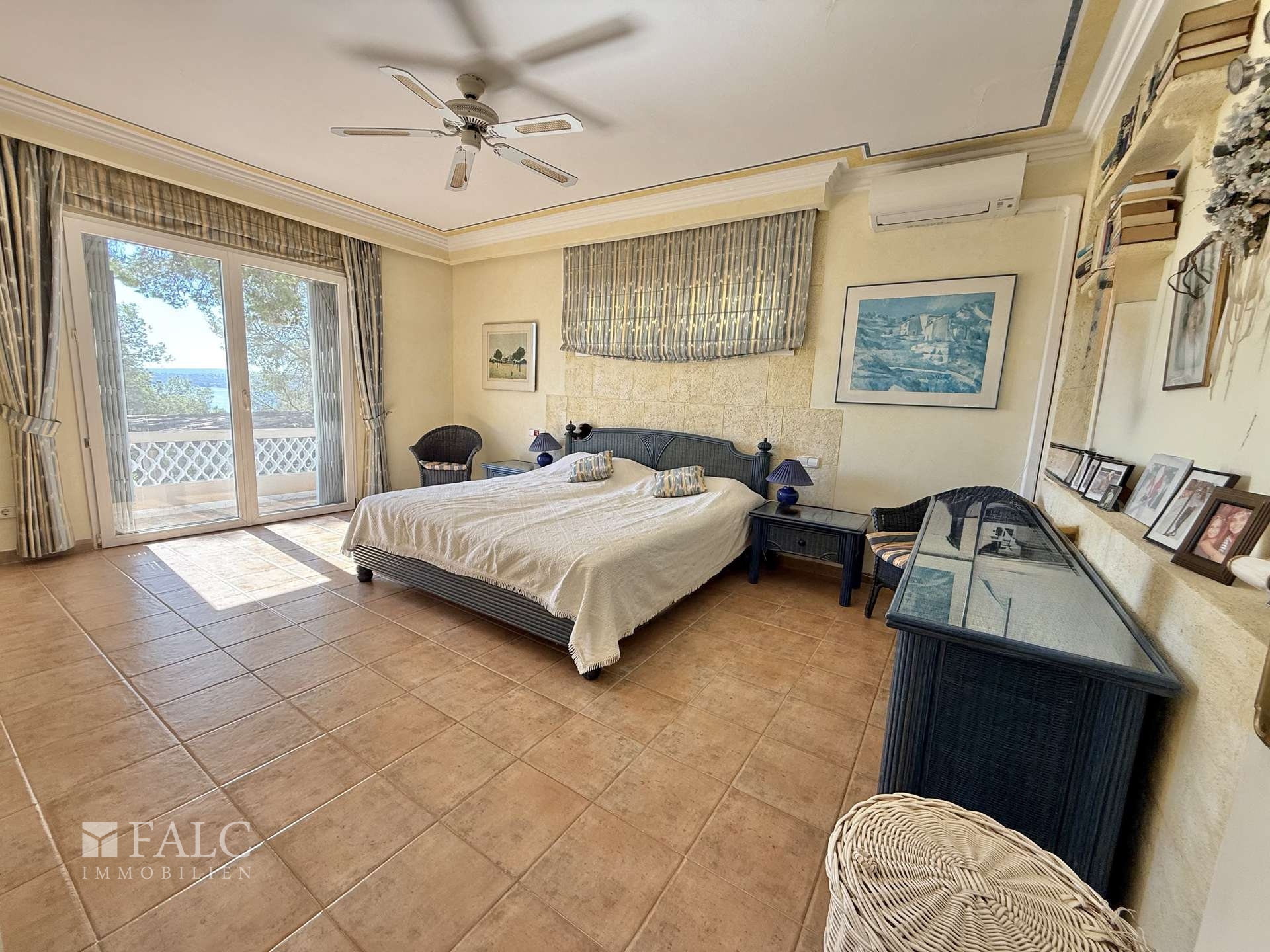 Master-Schlafzimmer mit Bad en Suite