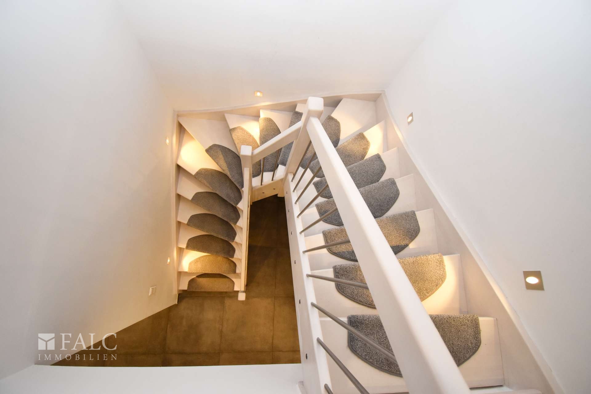 Treppe zum Dachgeschoss