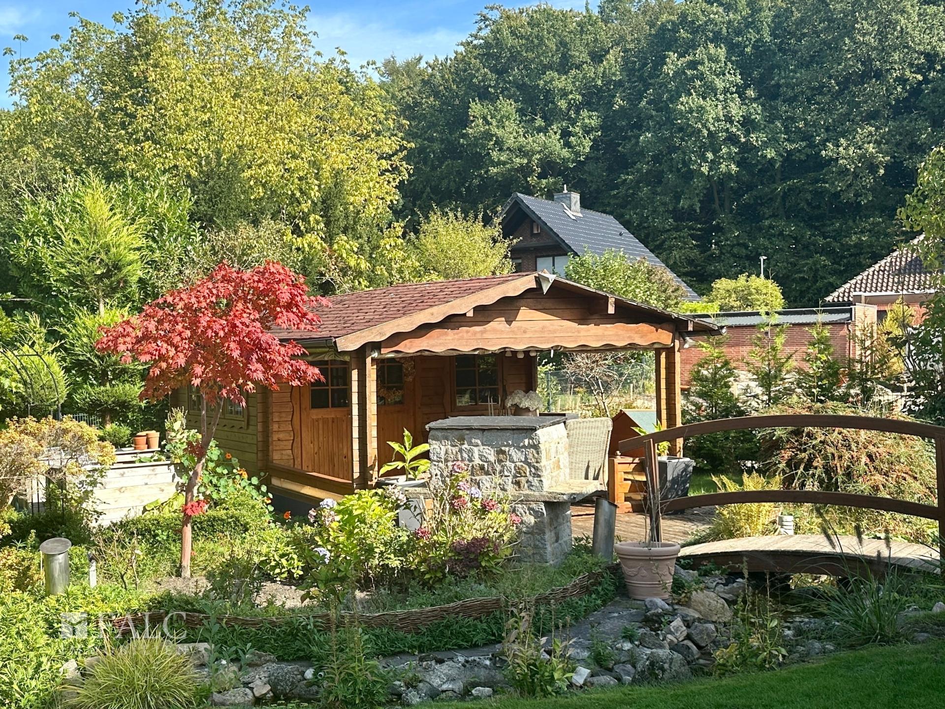 Gartenhaus mit Außengrill