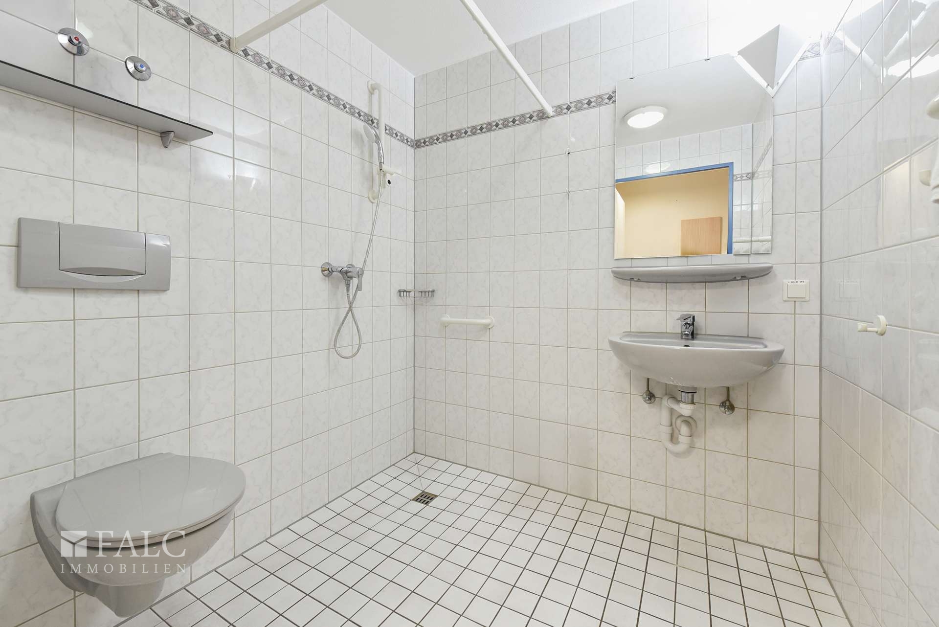 Badezimmer mit Dusche