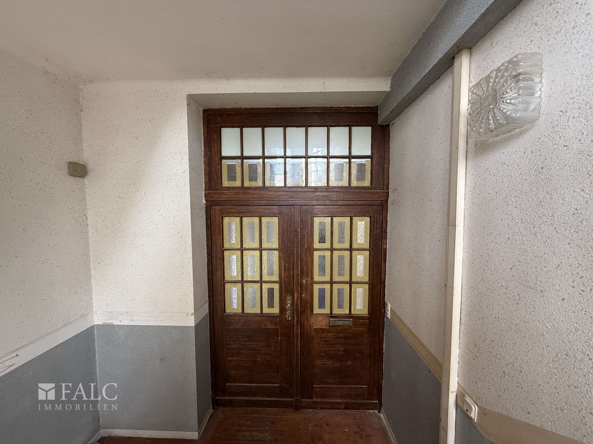 Altbau-Tuer