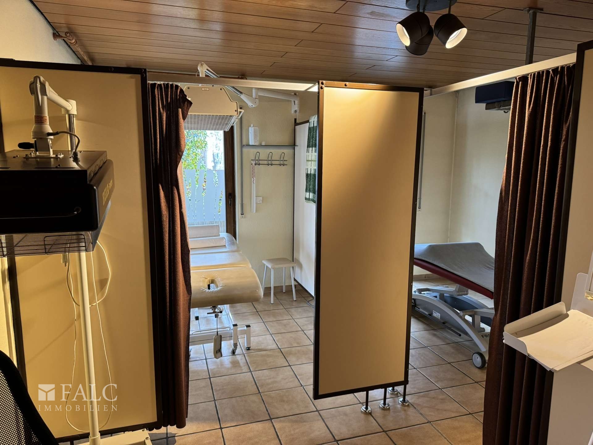 Massagepraxis (Schlafzimmer)