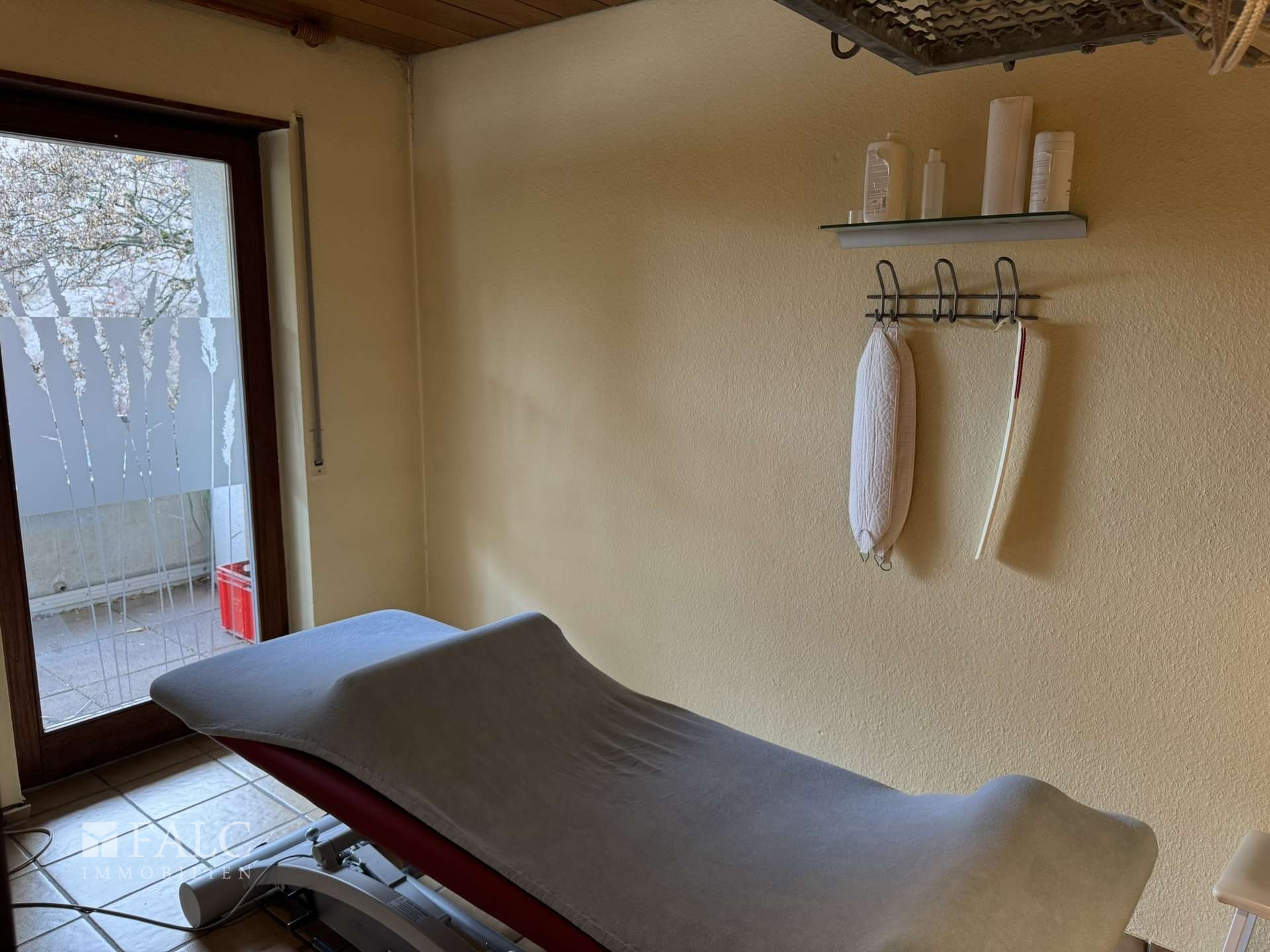 Massagepraxis (Schlafzimmer)