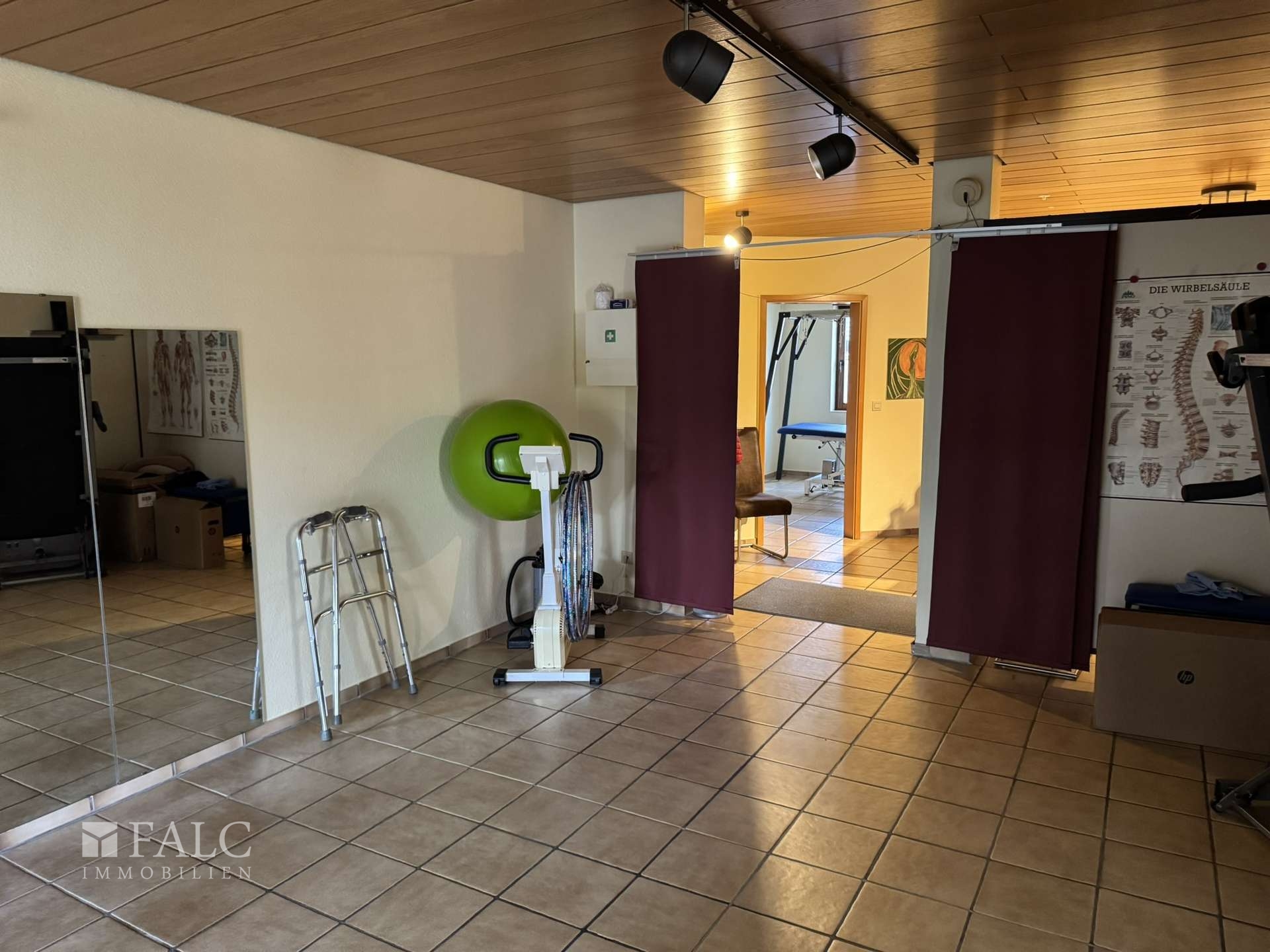 Massagepraxis (Kinderzimmer)