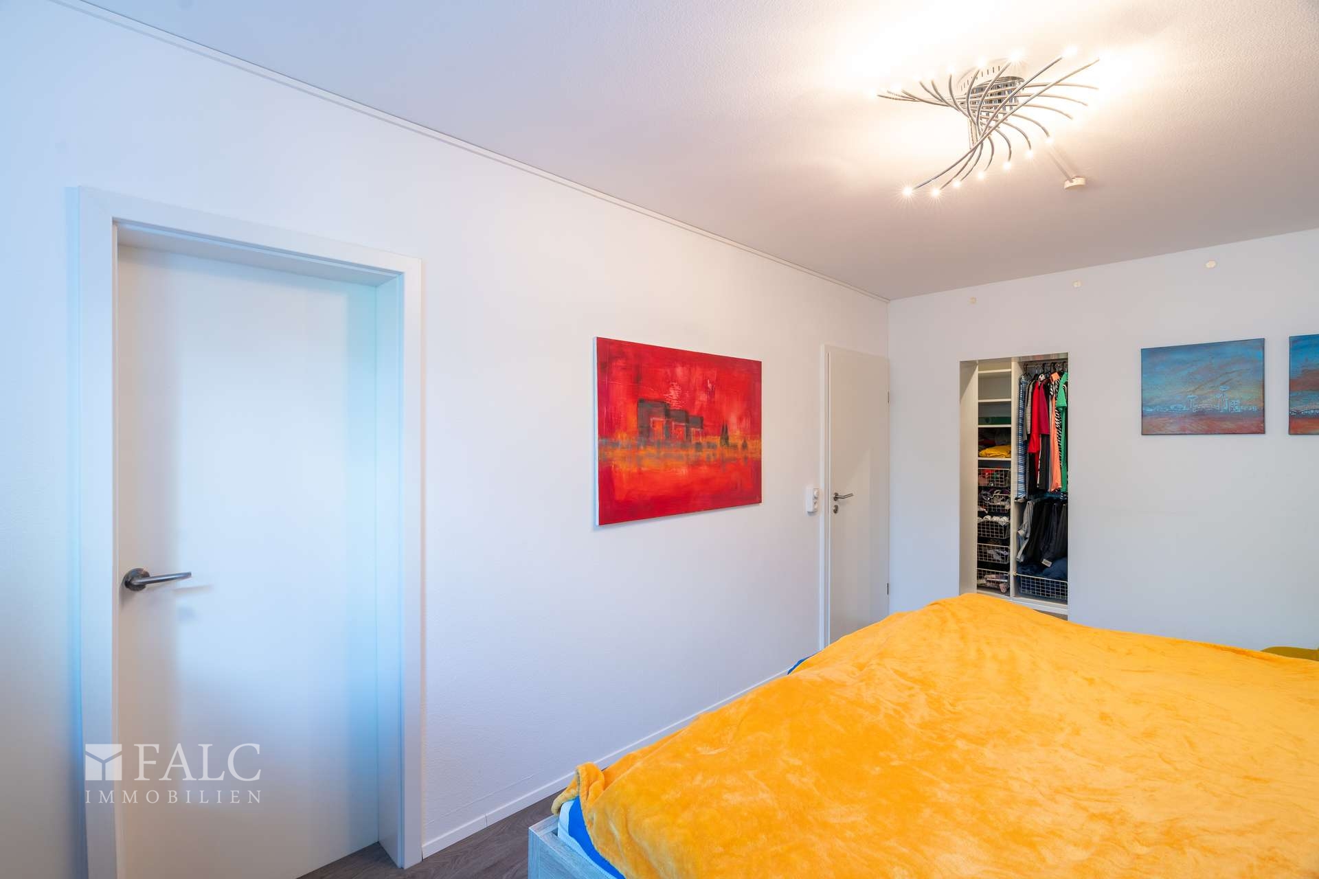 Schlafzimmer mit Ankleide KG