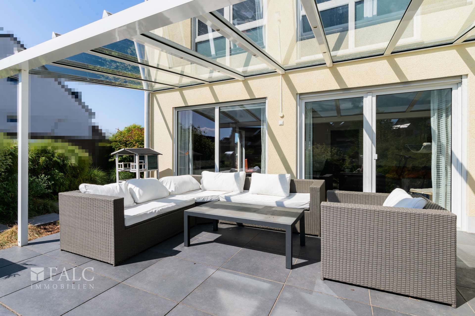 Terrasse mit Glasüberdachung