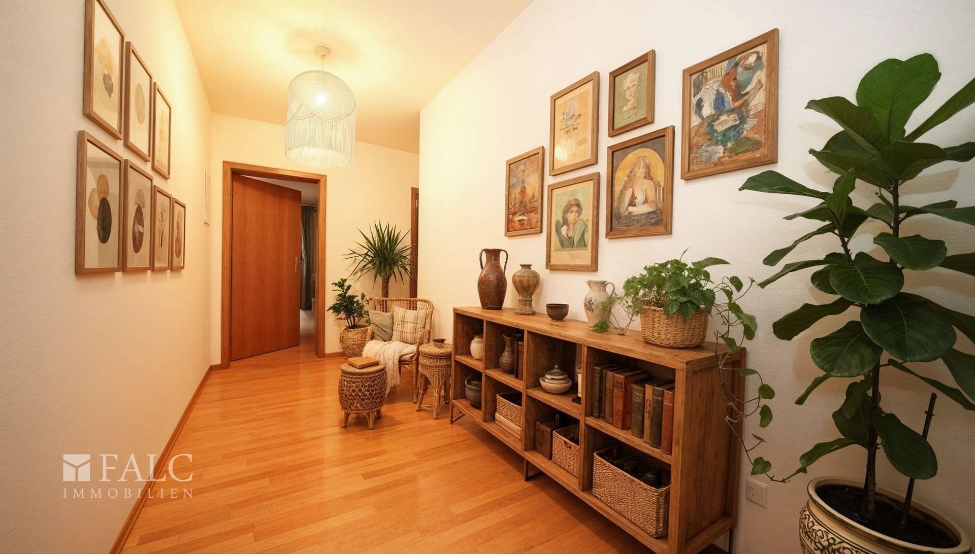 Breit und freundlich