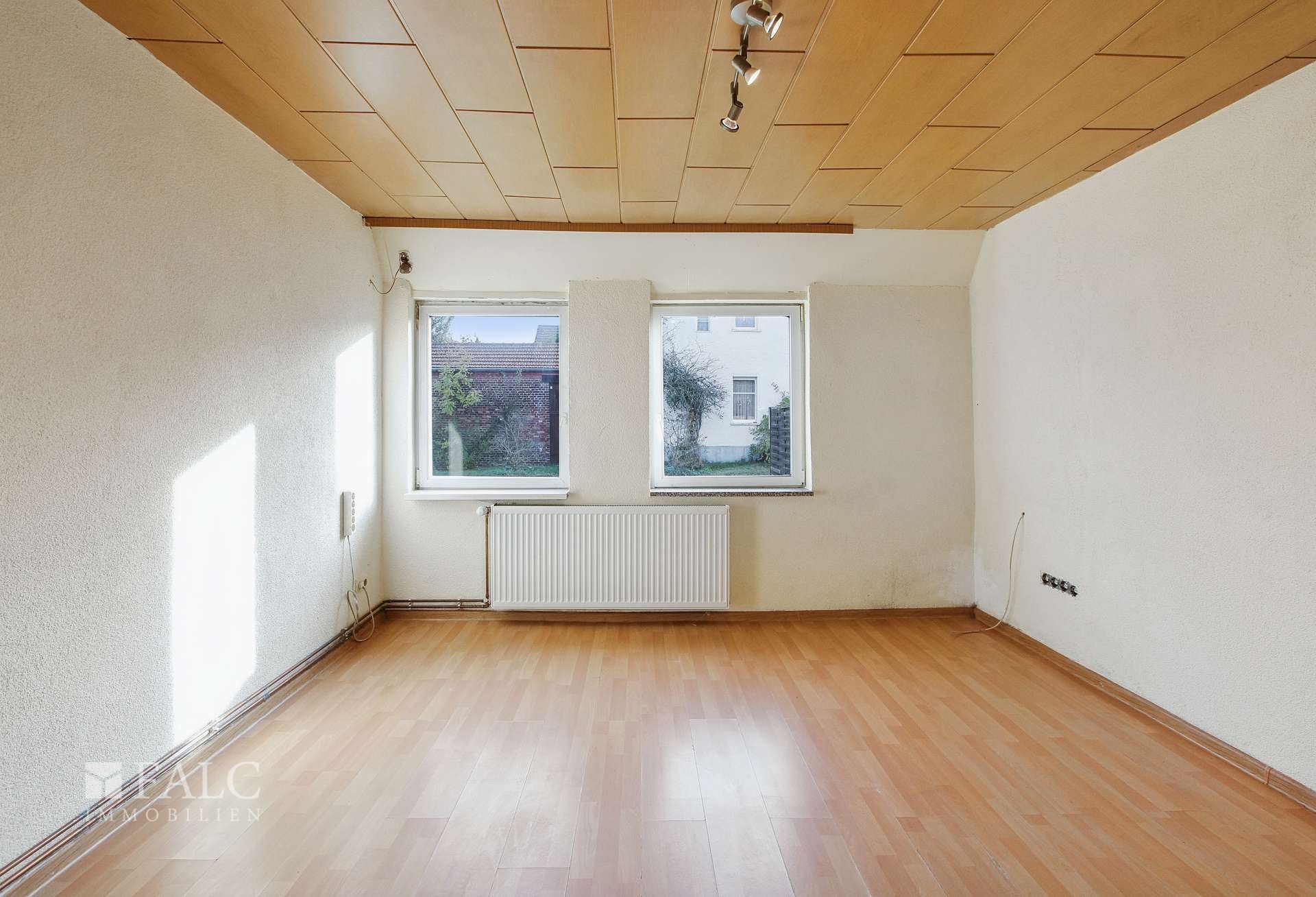 Lichtdurchflutetes Wohnzimmer